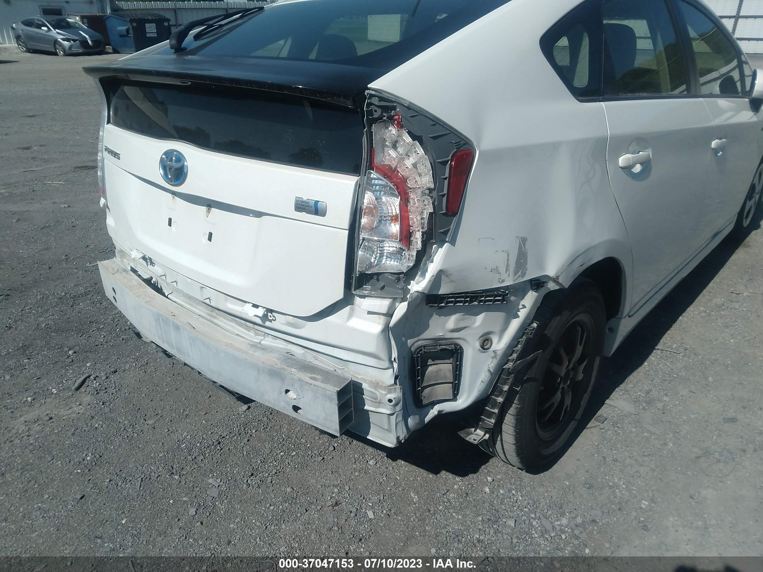 Photo 5 VIN: JTDKN3DU6C5460456 - TOYOTA PRIUS 