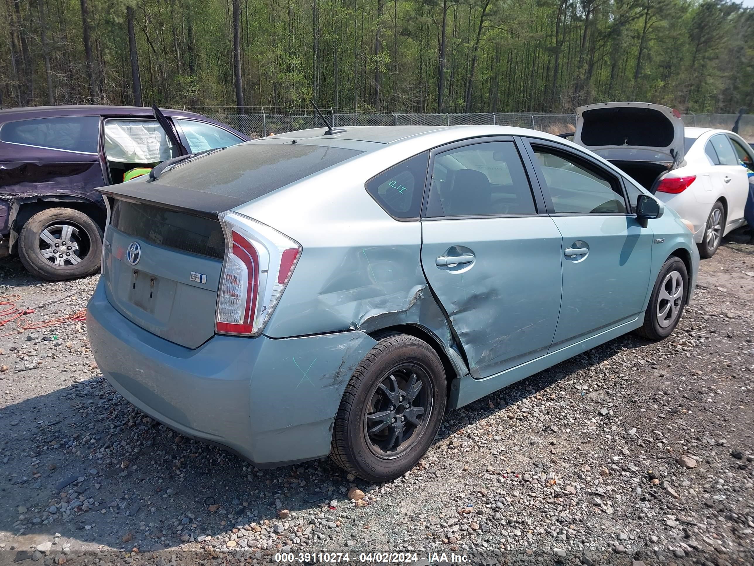 Photo 3 VIN: JTDKN3DU6D1647270 - TOYOTA PRIUS 