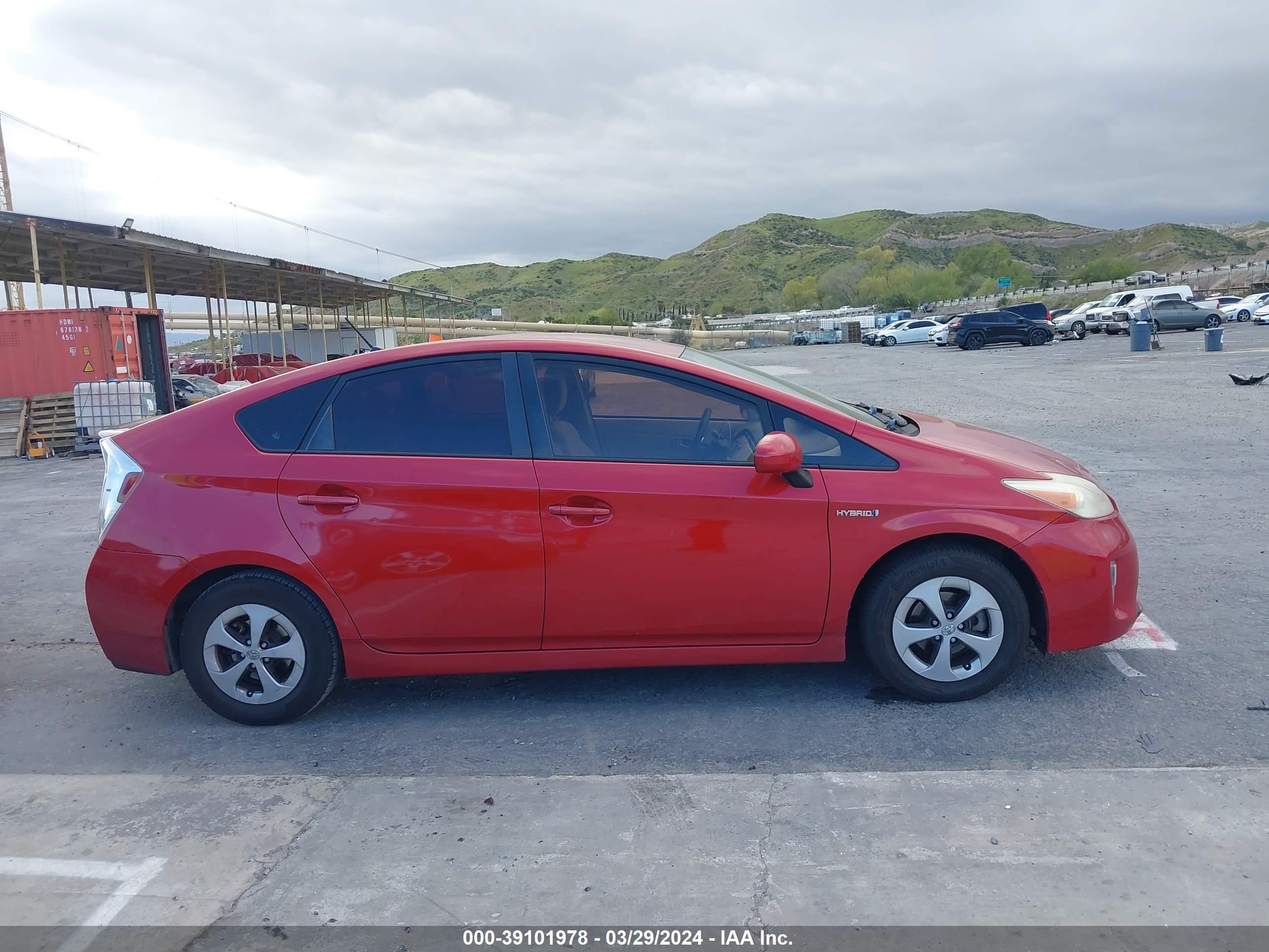 Photo 12 VIN: JTDKN3DU6D1651223 - TOYOTA PRIUS 