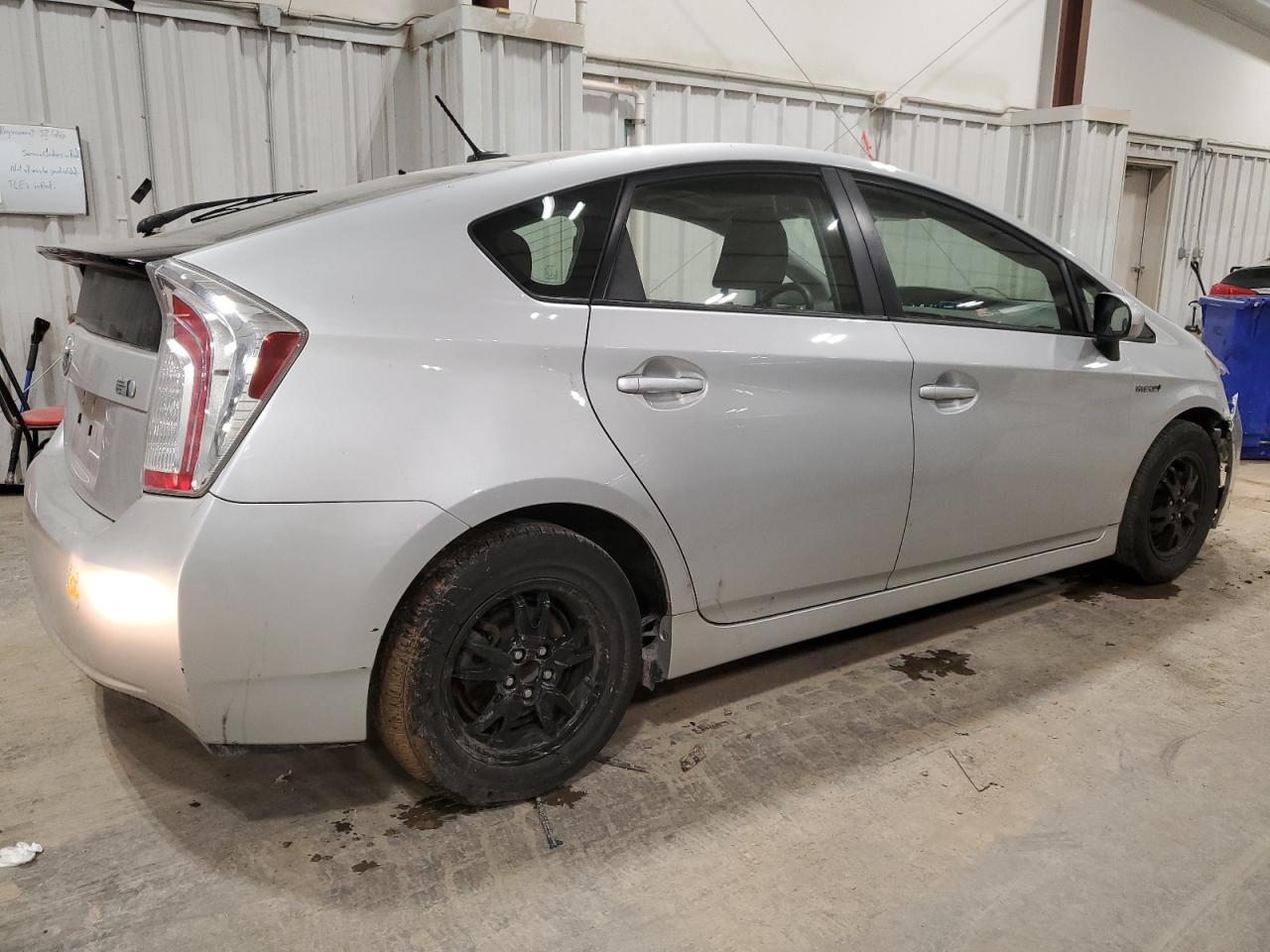 Photo 2 VIN: JTDKN3DU6D5621924 - TOYOTA PRIUS 