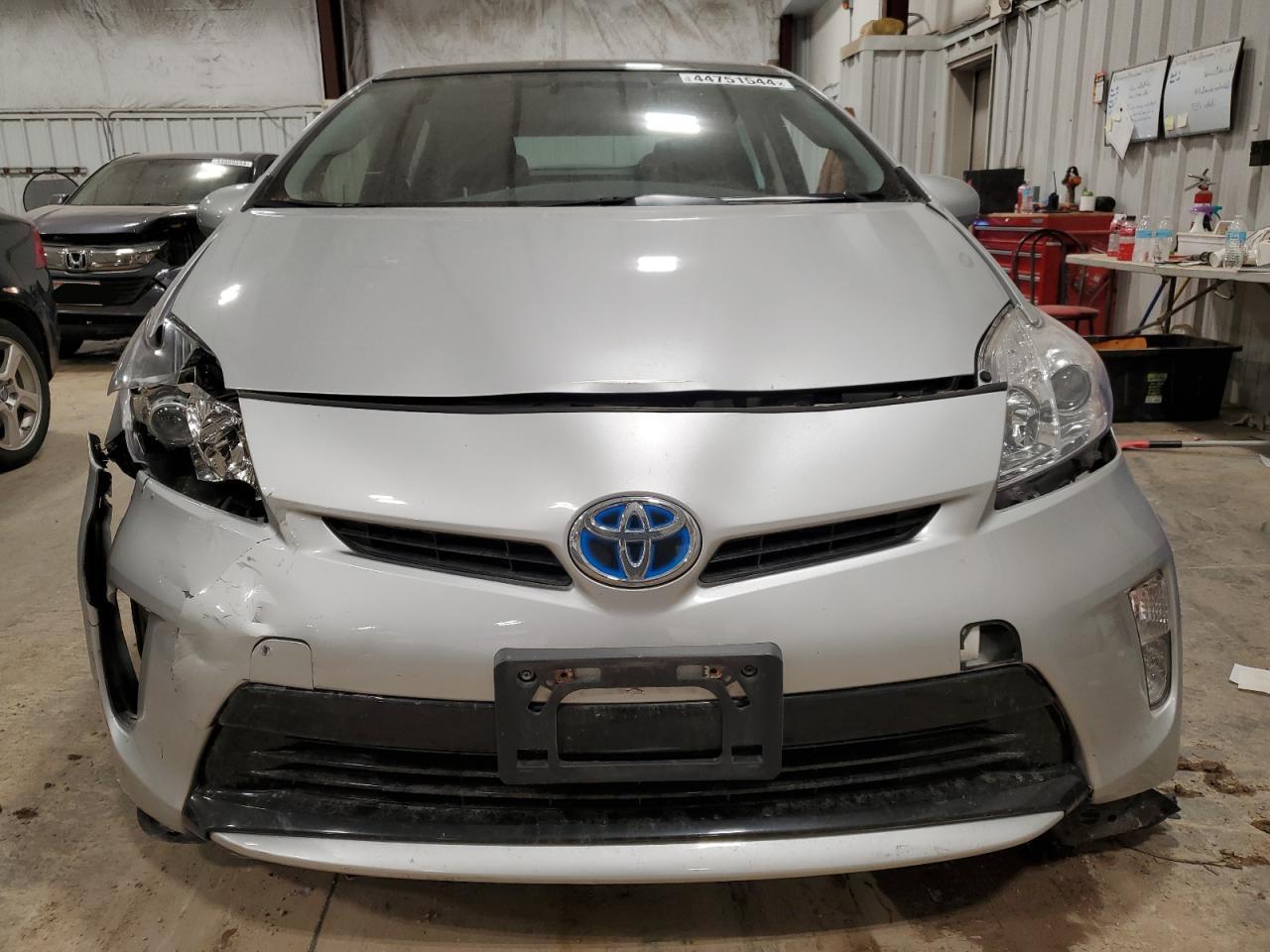 Photo 4 VIN: JTDKN3DU6D5621924 - TOYOTA PRIUS 