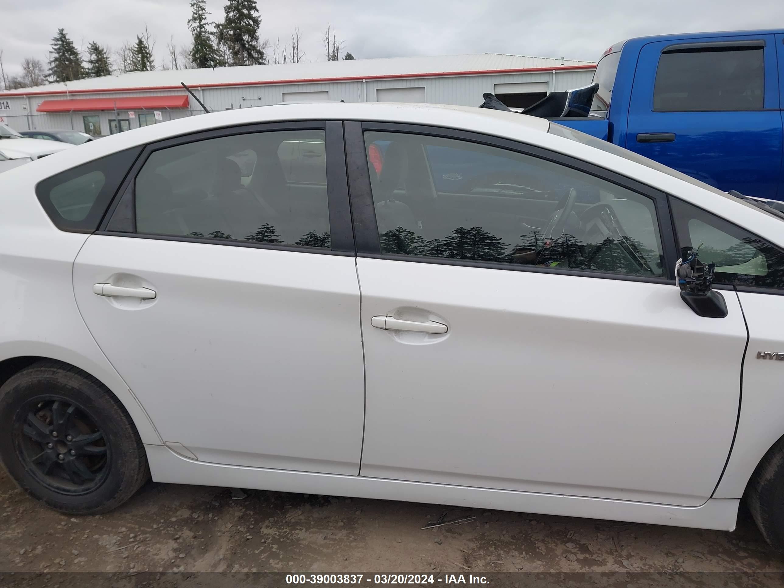 Photo 13 VIN: JTDKN3DU6D5625343 - TOYOTA PRIUS 