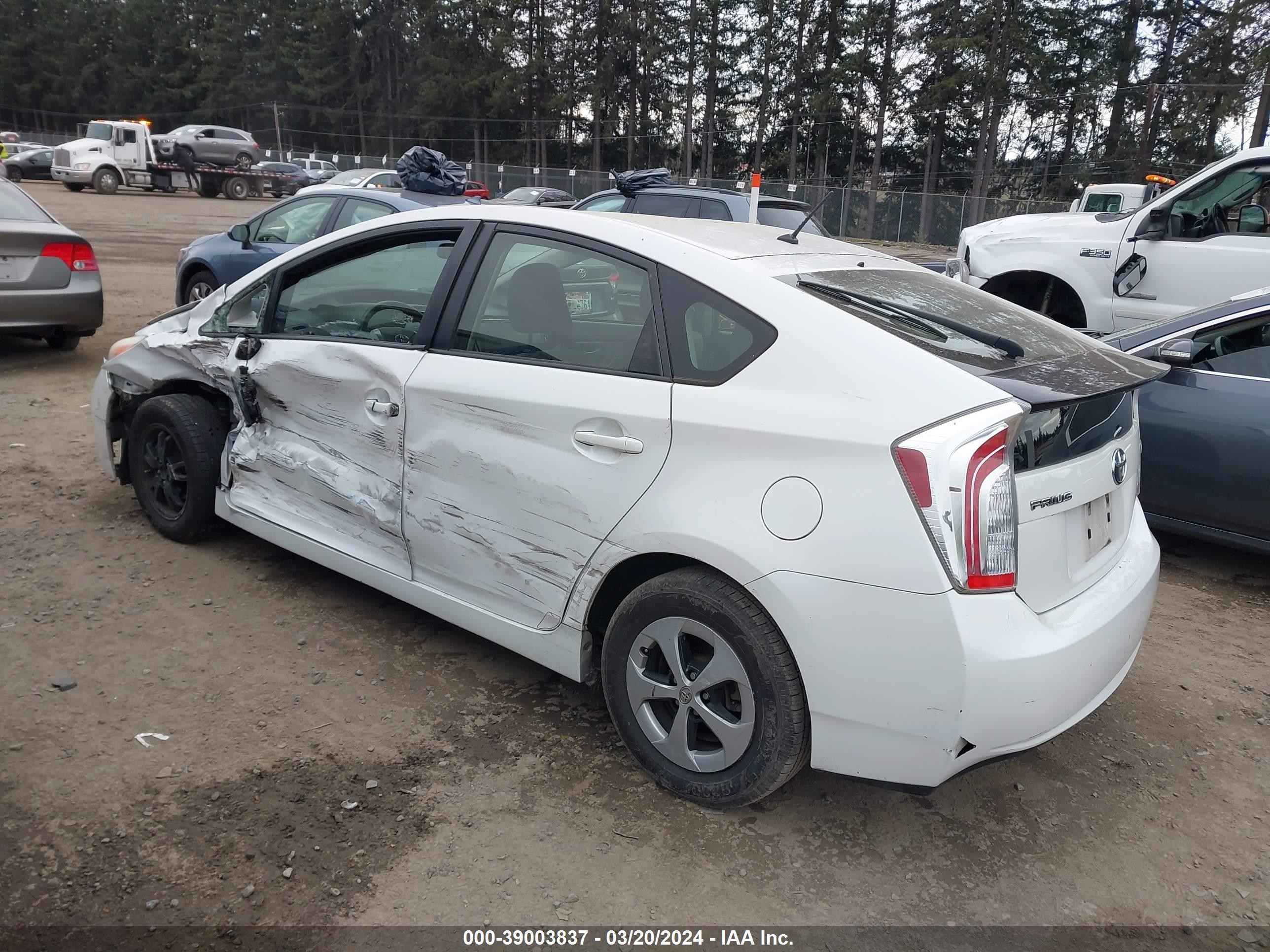 Photo 2 VIN: JTDKN3DU6D5625343 - TOYOTA PRIUS 