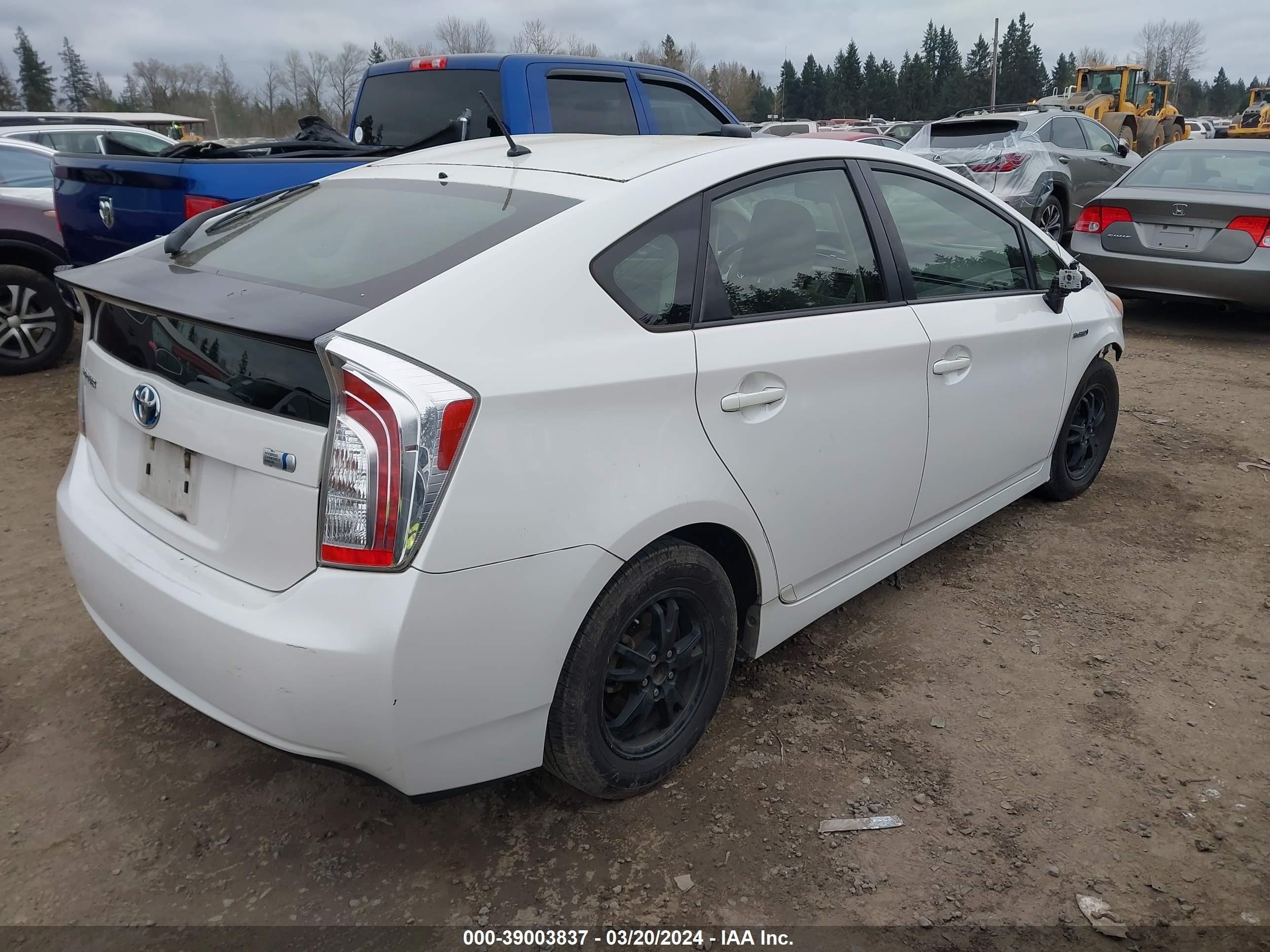 Photo 3 VIN: JTDKN3DU6D5625343 - TOYOTA PRIUS 