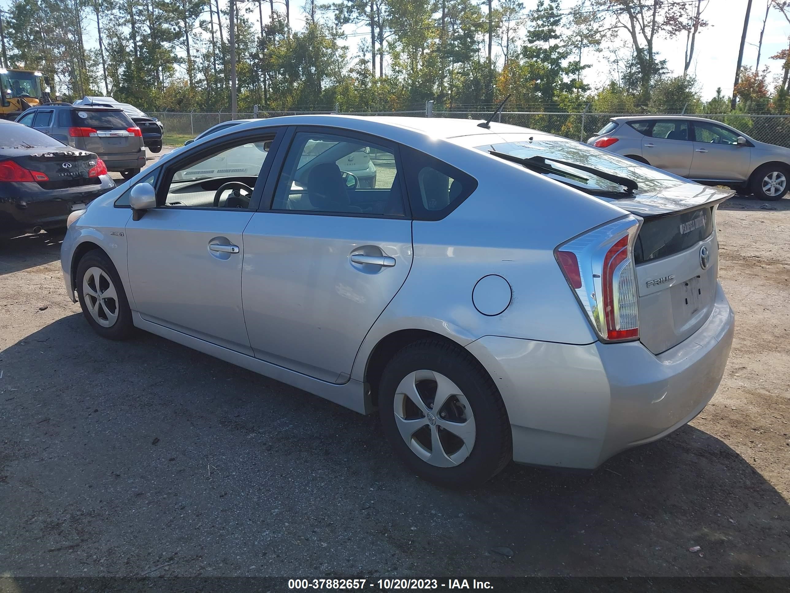 Photo 2 VIN: JTDKN3DU6D5652381 - TOYOTA PRIUS 