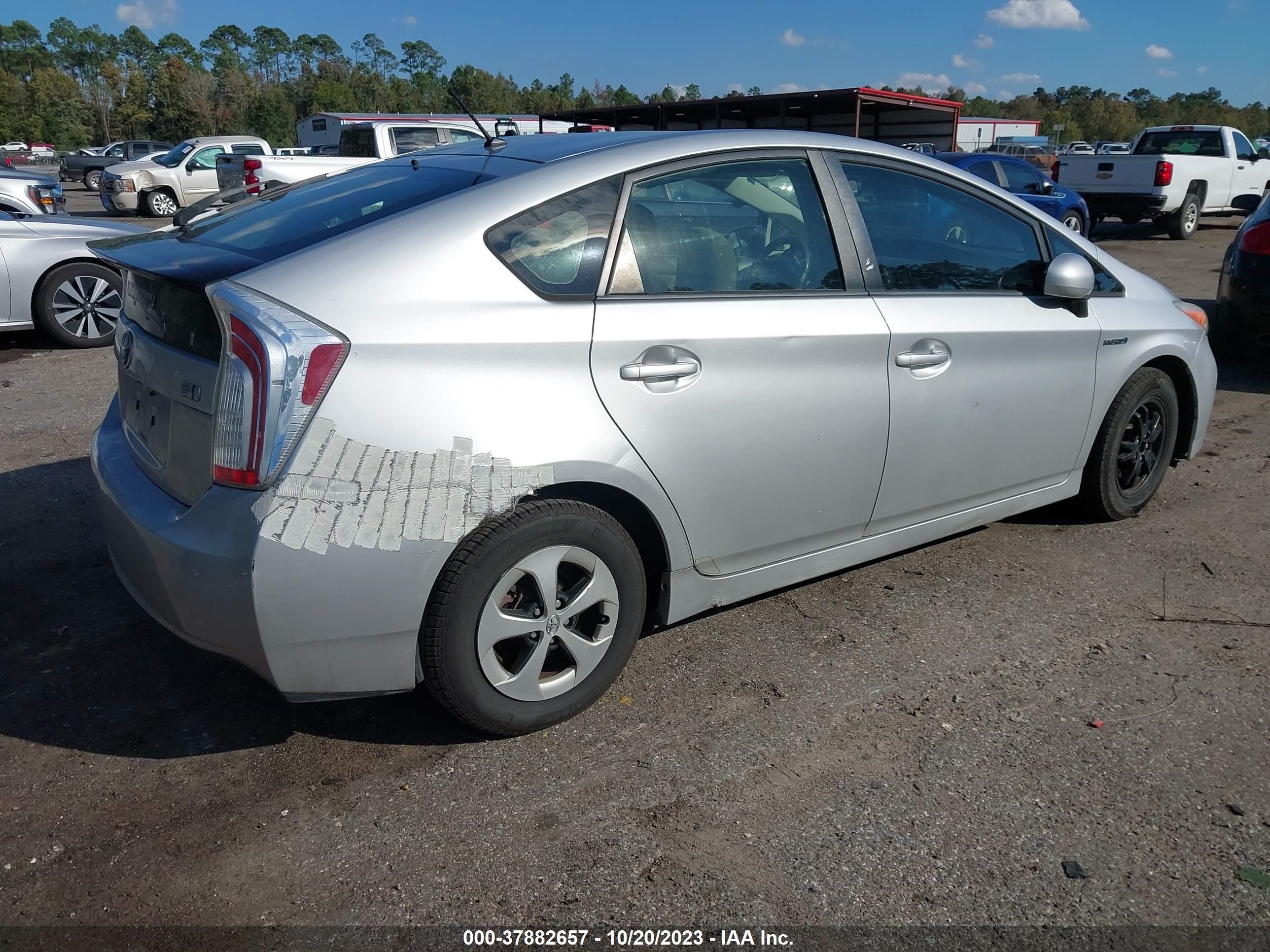 Photo 3 VIN: JTDKN3DU6D5652381 - TOYOTA PRIUS 