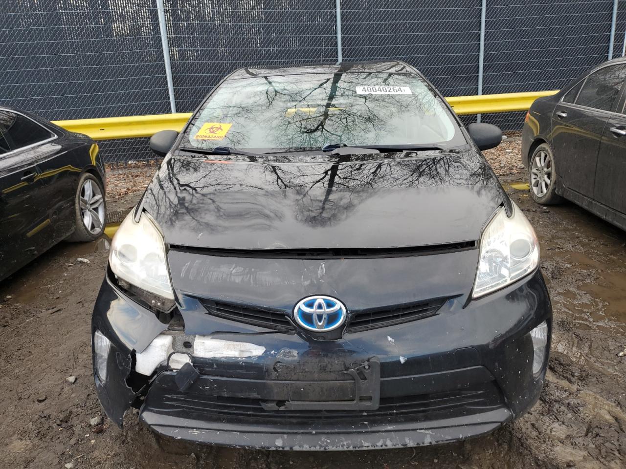 Photo 4 VIN: JTDKN3DU6E0388562 - TOYOTA PRIUS 