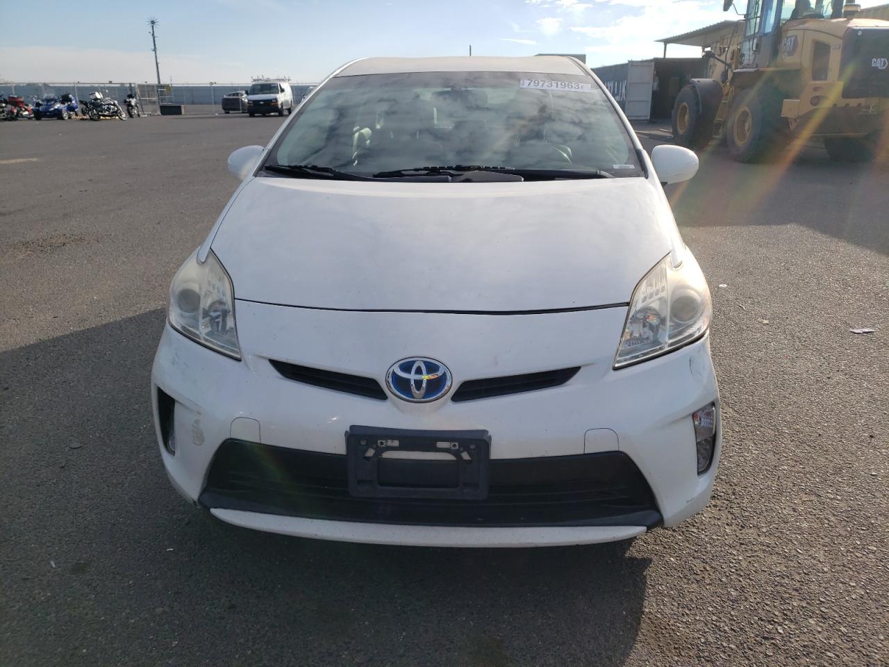 Photo 4 VIN: JTDKN3DU6E1749301 - TOYOTA PRIUS 