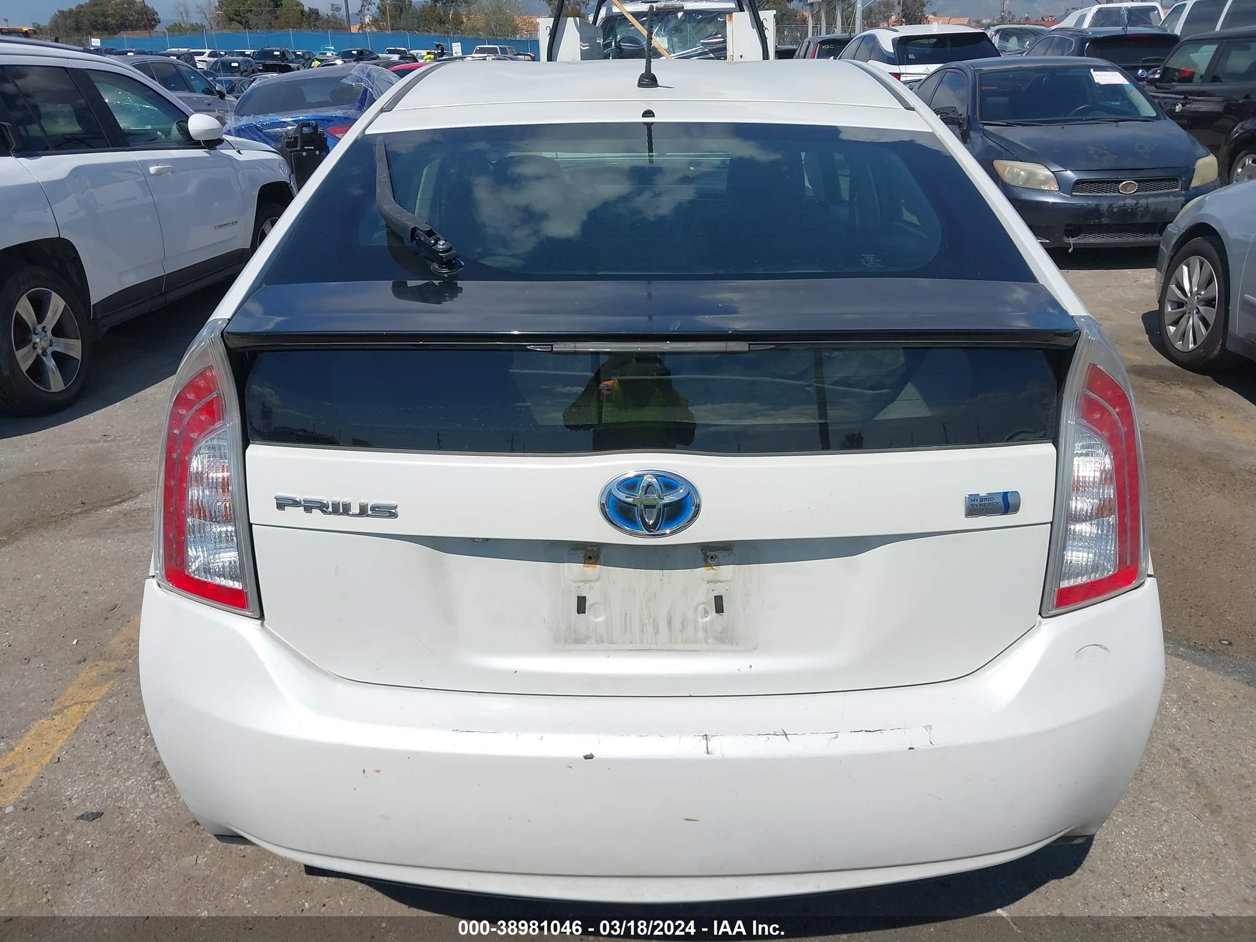 Photo 15 VIN: JTDKN3DU6F0484077 - TOYOTA PRIUS 