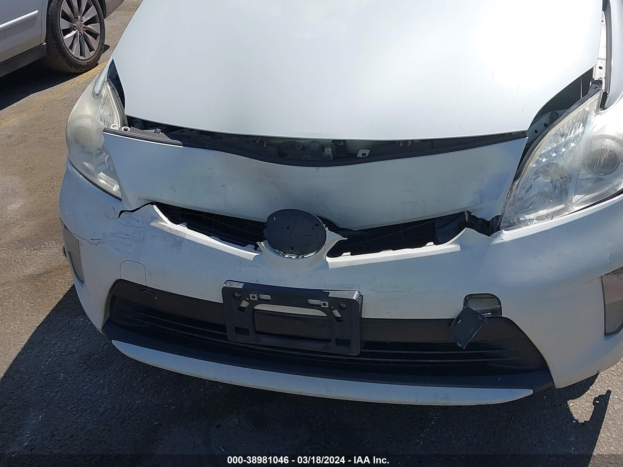 Photo 5 VIN: JTDKN3DU6F0484077 - TOYOTA PRIUS 