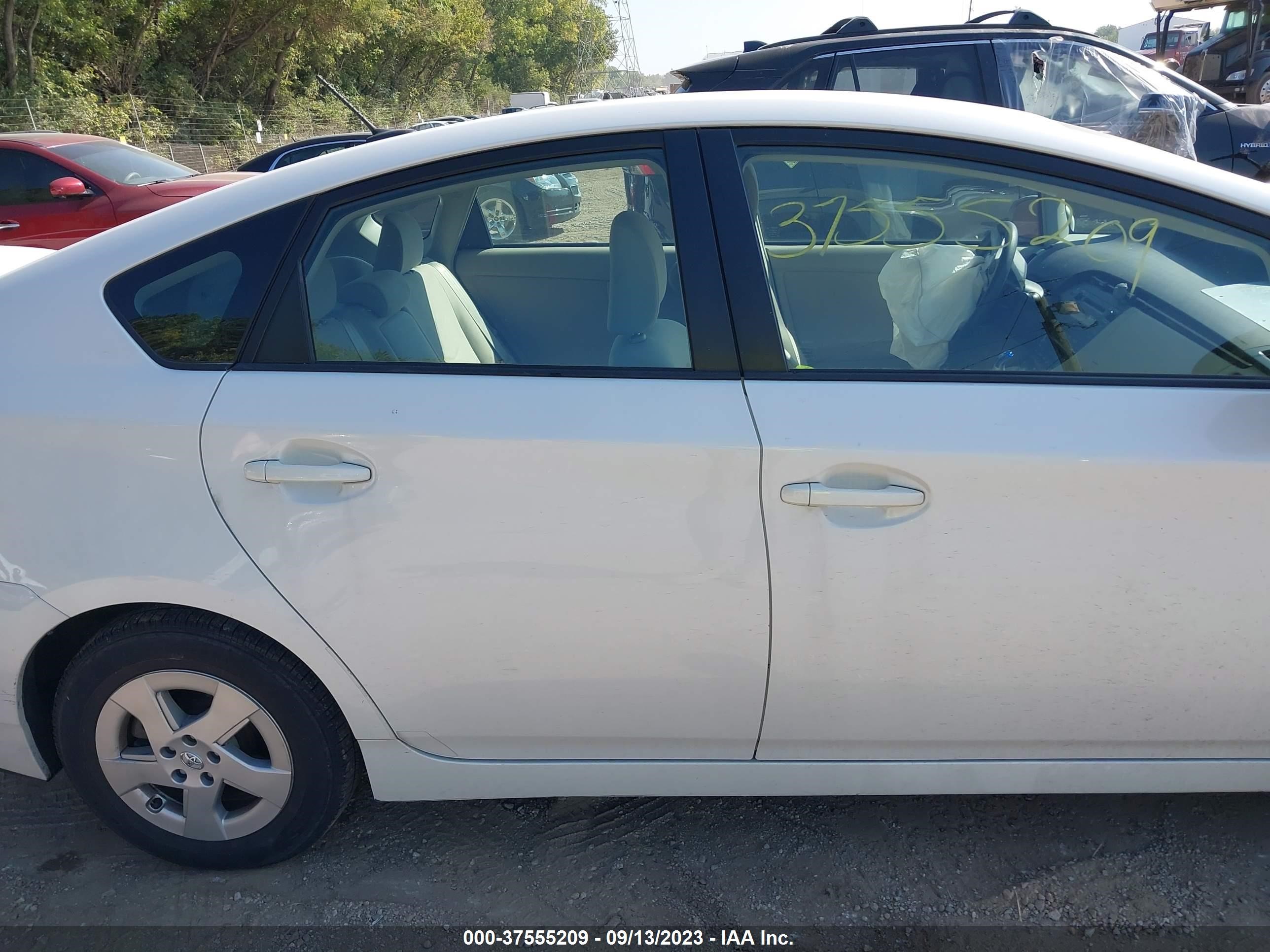 Photo 12 VIN: JTDKN3DU7A0017064 - TOYOTA PRIUS 