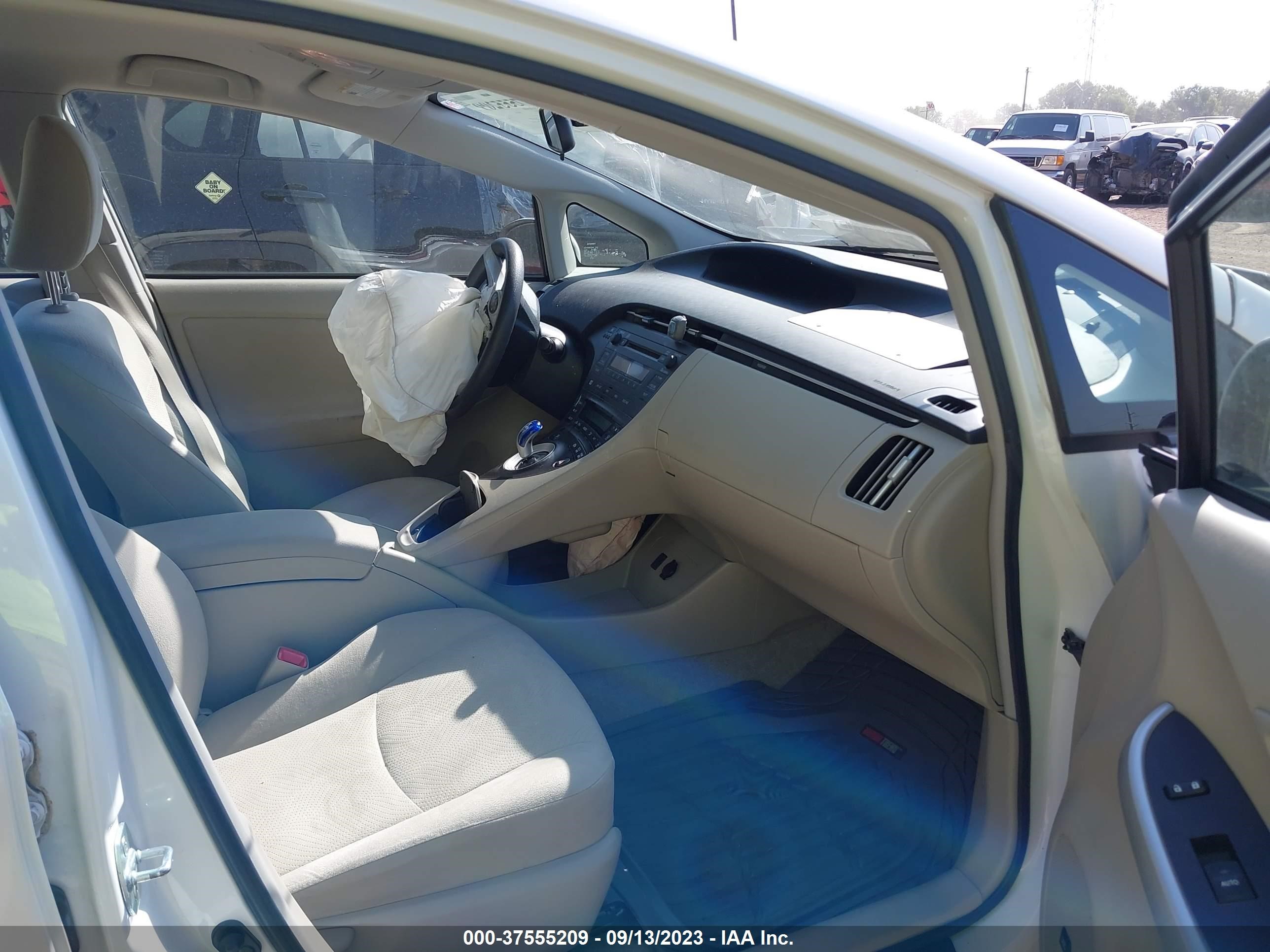 Photo 4 VIN: JTDKN3DU7A0017064 - TOYOTA PRIUS 