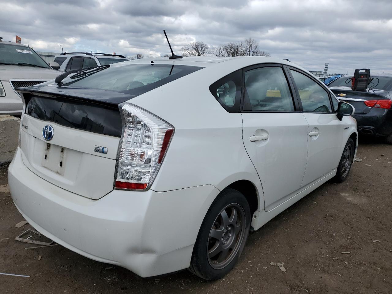 Photo 2 VIN: JTDKN3DU7A0059752 - TOYOTA PRIUS 