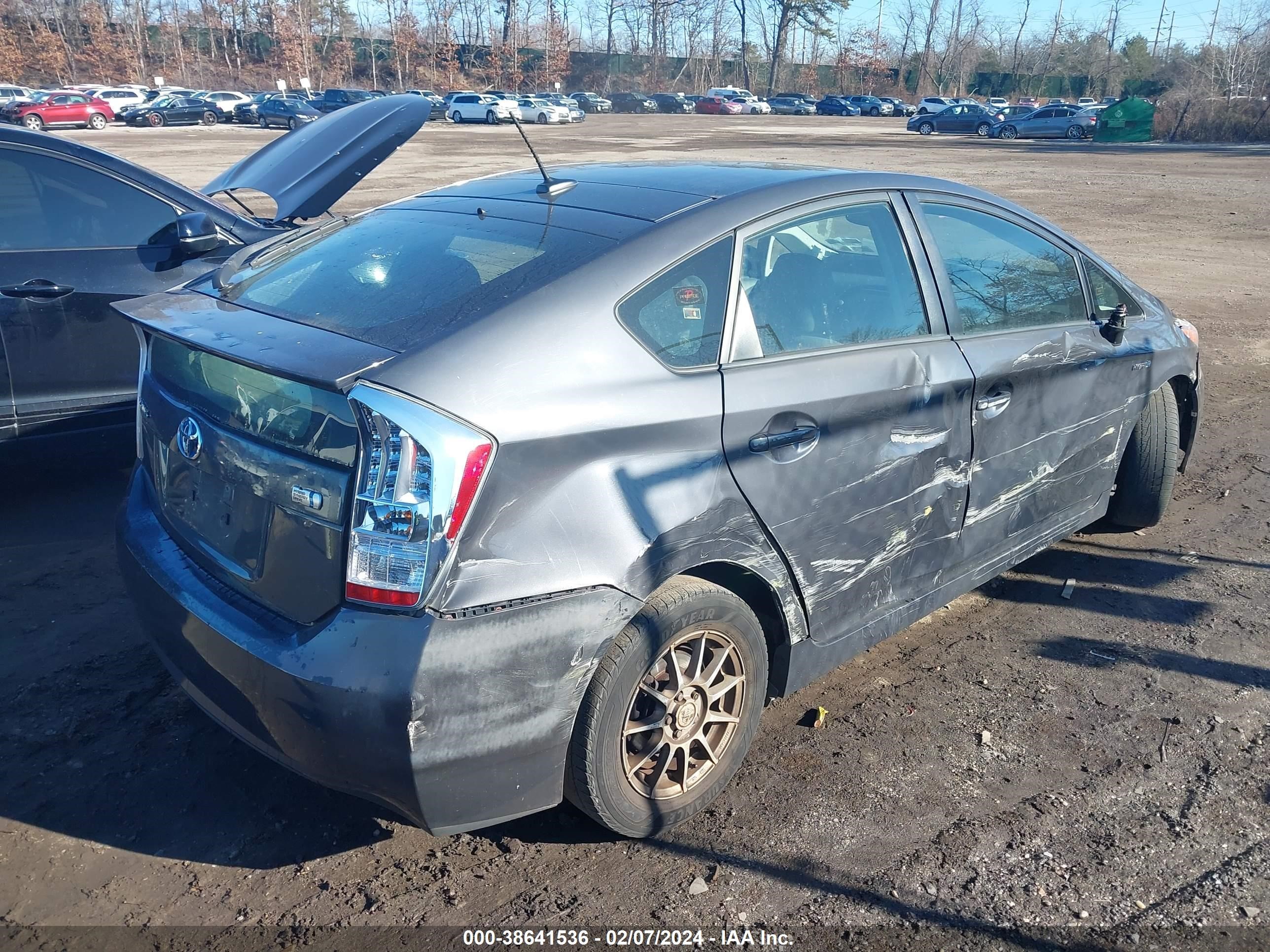 Photo 3 VIN: JTDKN3DU7A1248749 - TOYOTA PRIUS 