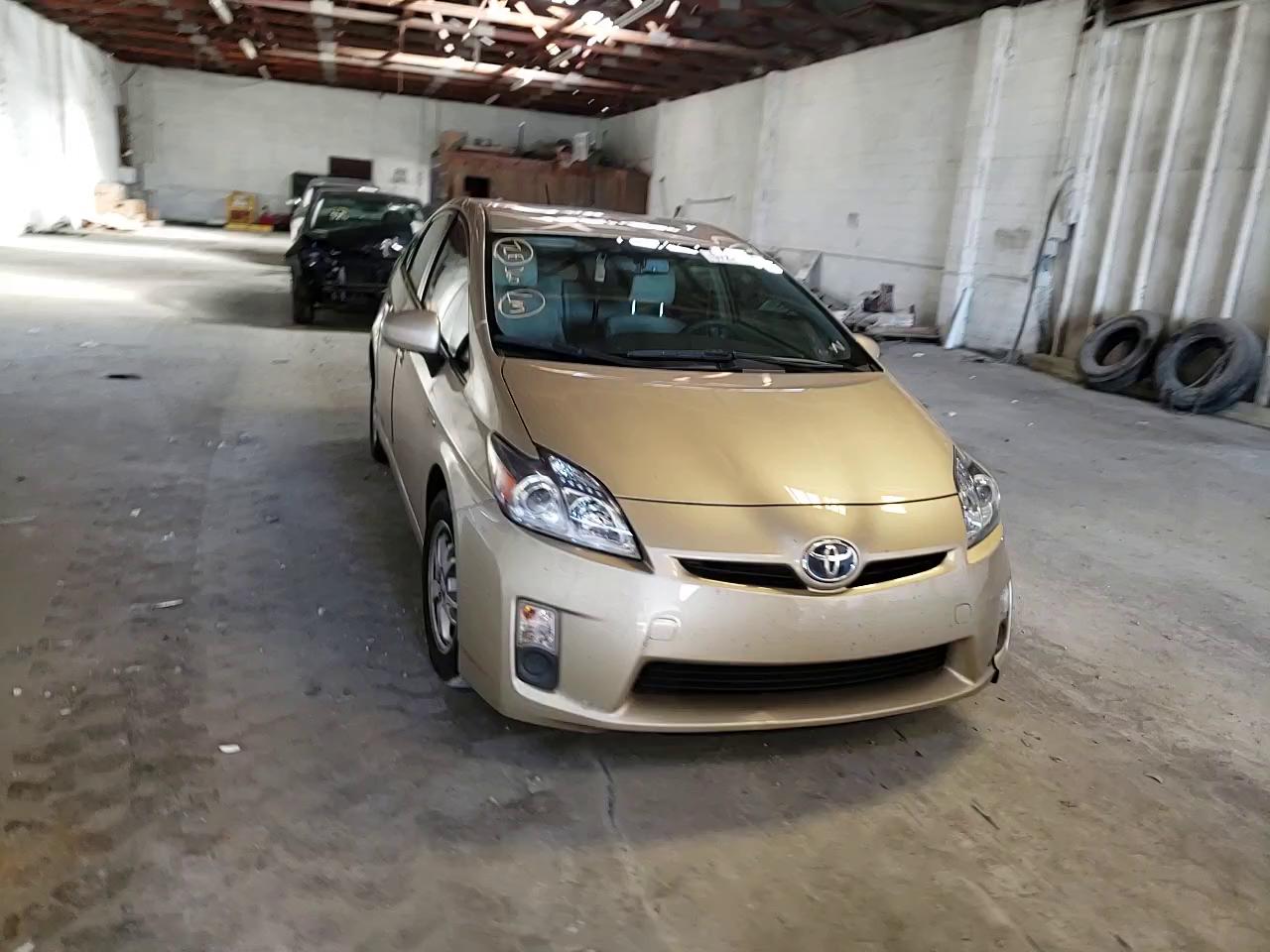 Photo 10 VIN: JTDKN3DU7B1439394 - TOYOTA PRIUS 