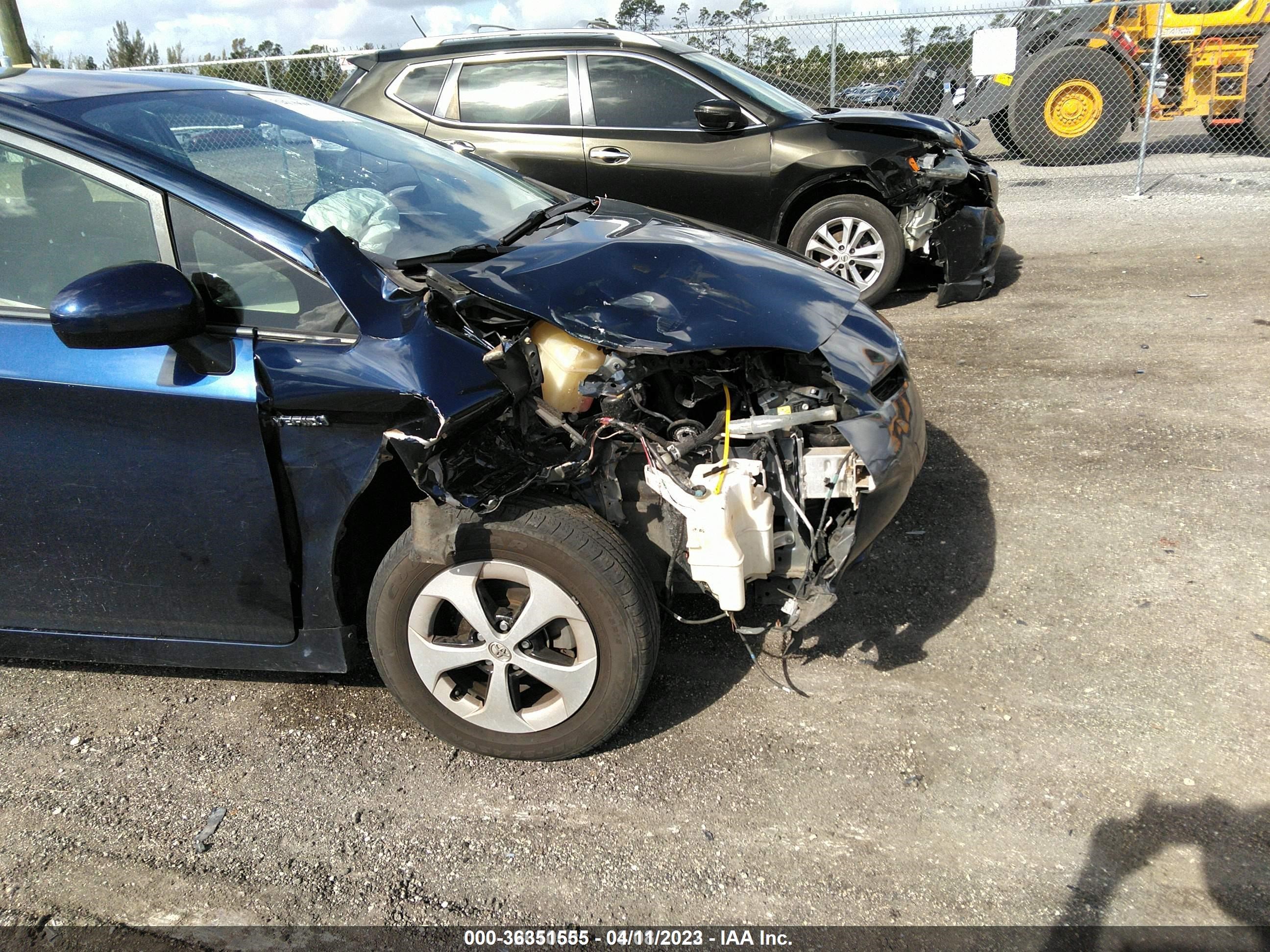 Photo 5 VIN: JTDKN3DU7C1534457 - TOYOTA PRIUS 