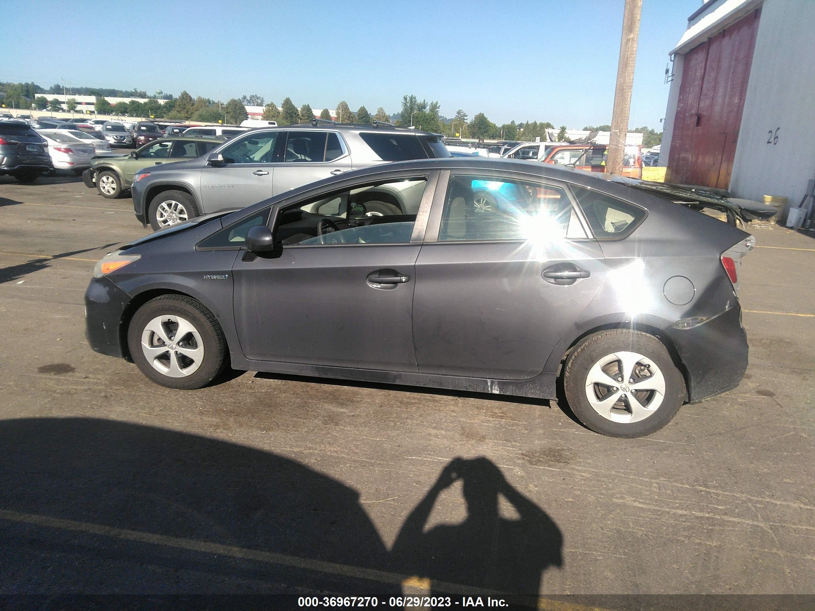 Photo 13 VIN: JTDKN3DU7C1605883 - TOYOTA PRIUS 