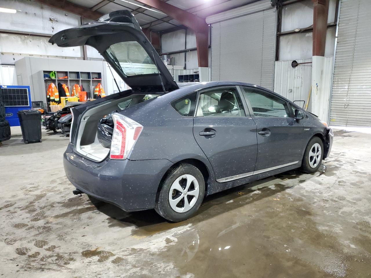 Photo 2 VIN: JTDKN3DU7E1755396 - TOYOTA PRIUS 