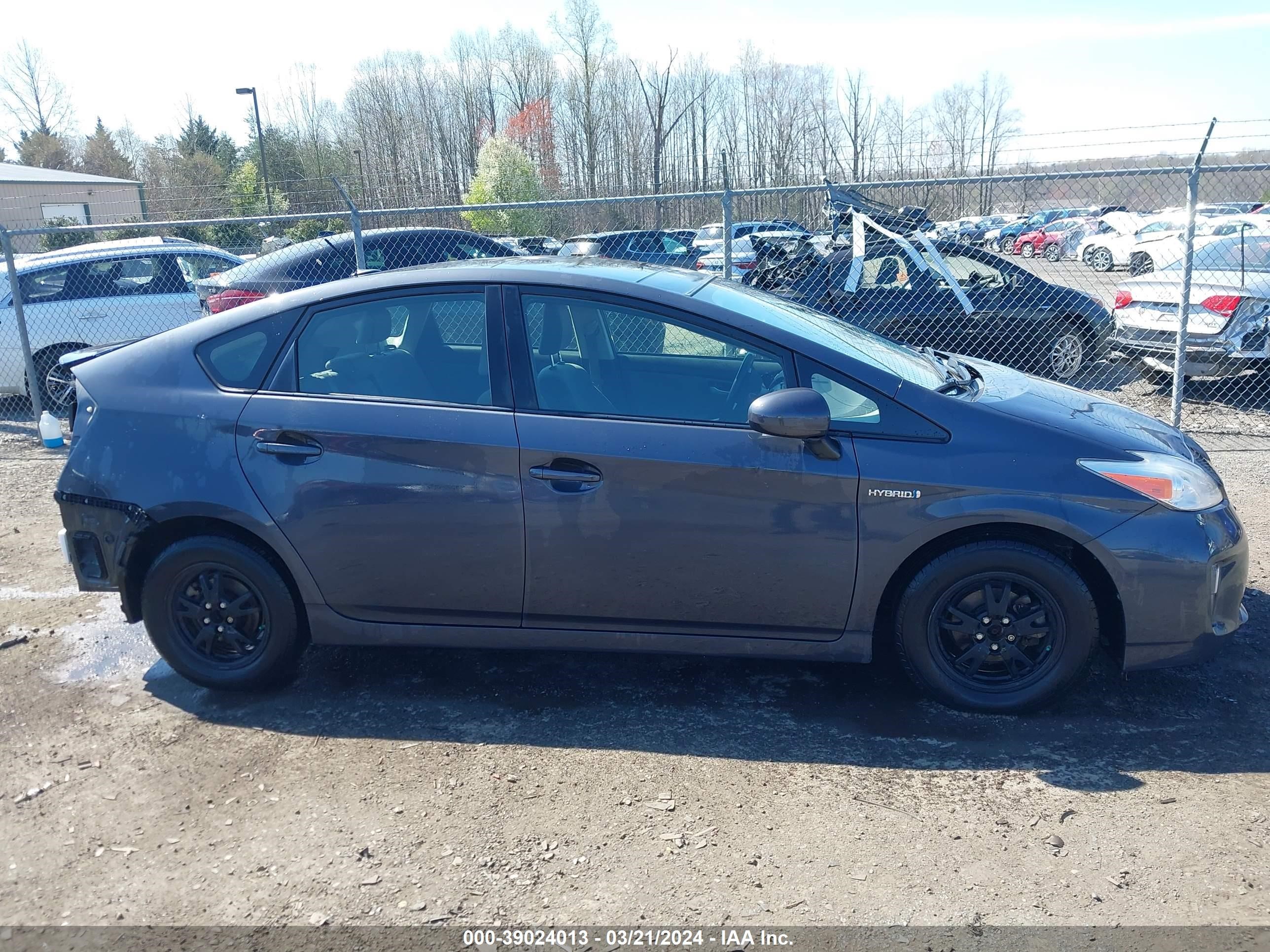 Photo 12 VIN: JTDKN3DU7E1757200 - TOYOTA PRIUS 