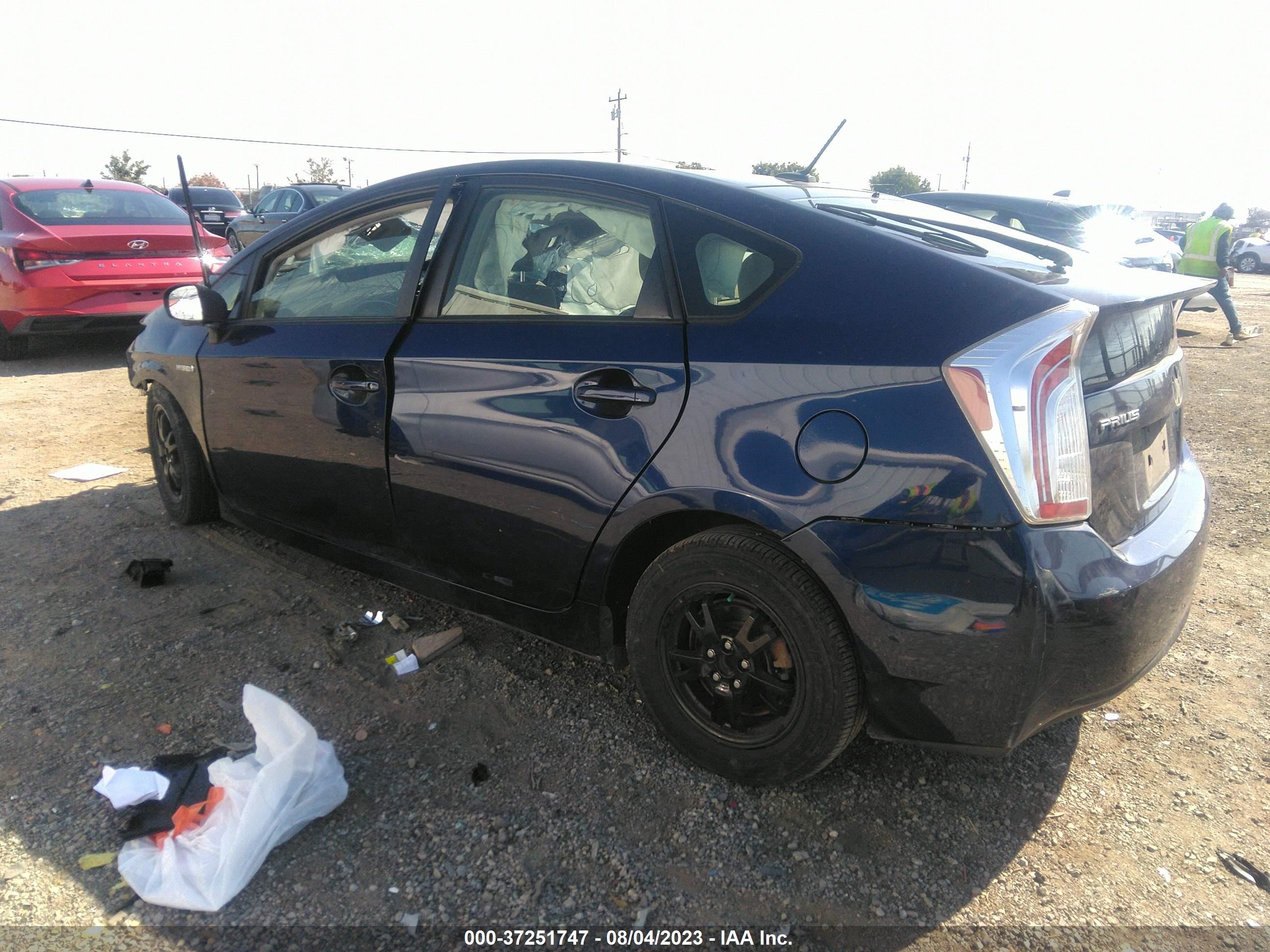 Photo 2 VIN: JTDKN3DU7F1902057 - TOYOTA PRIUS 