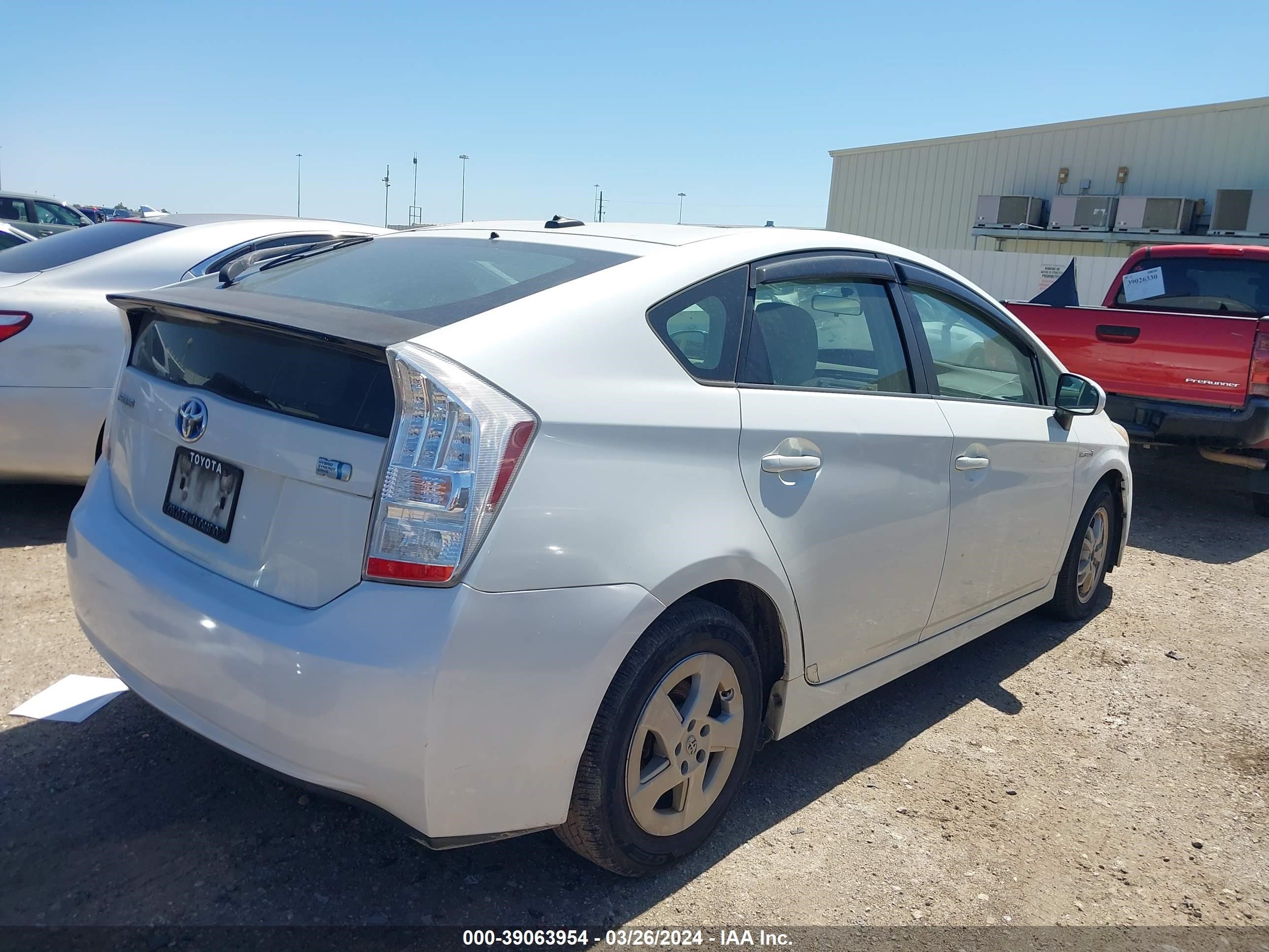 Photo 3 VIN: JTDKN3DU8A1096142 - TOYOTA PRIUS 