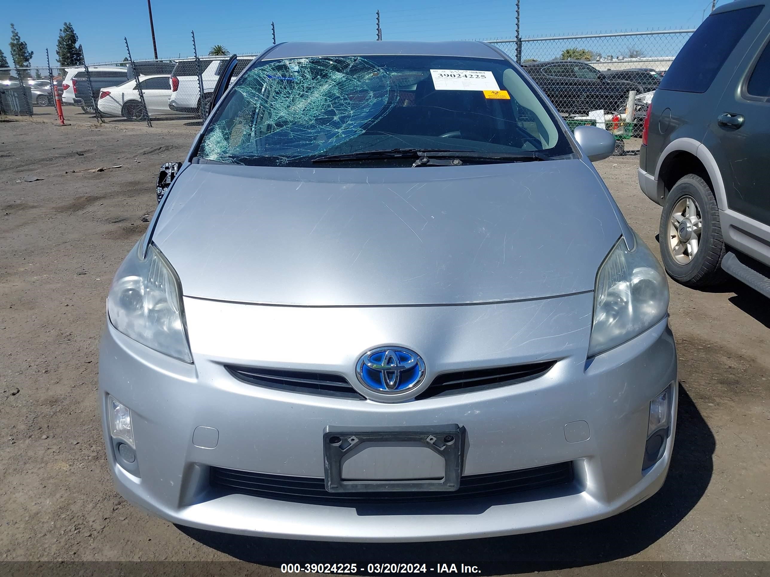 Photo 11 VIN: JTDKN3DU8B1373325 - TOYOTA PRIUS 