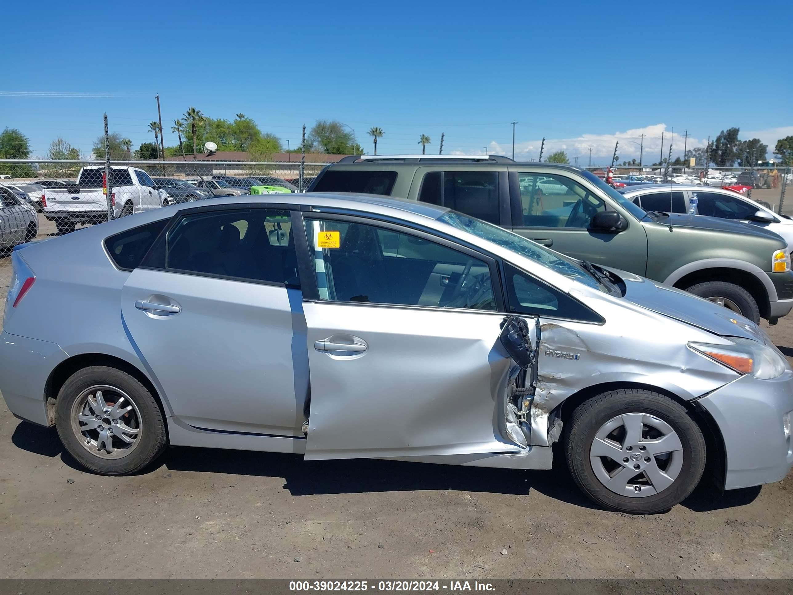 Photo 12 VIN: JTDKN3DU8B1373325 - TOYOTA PRIUS 