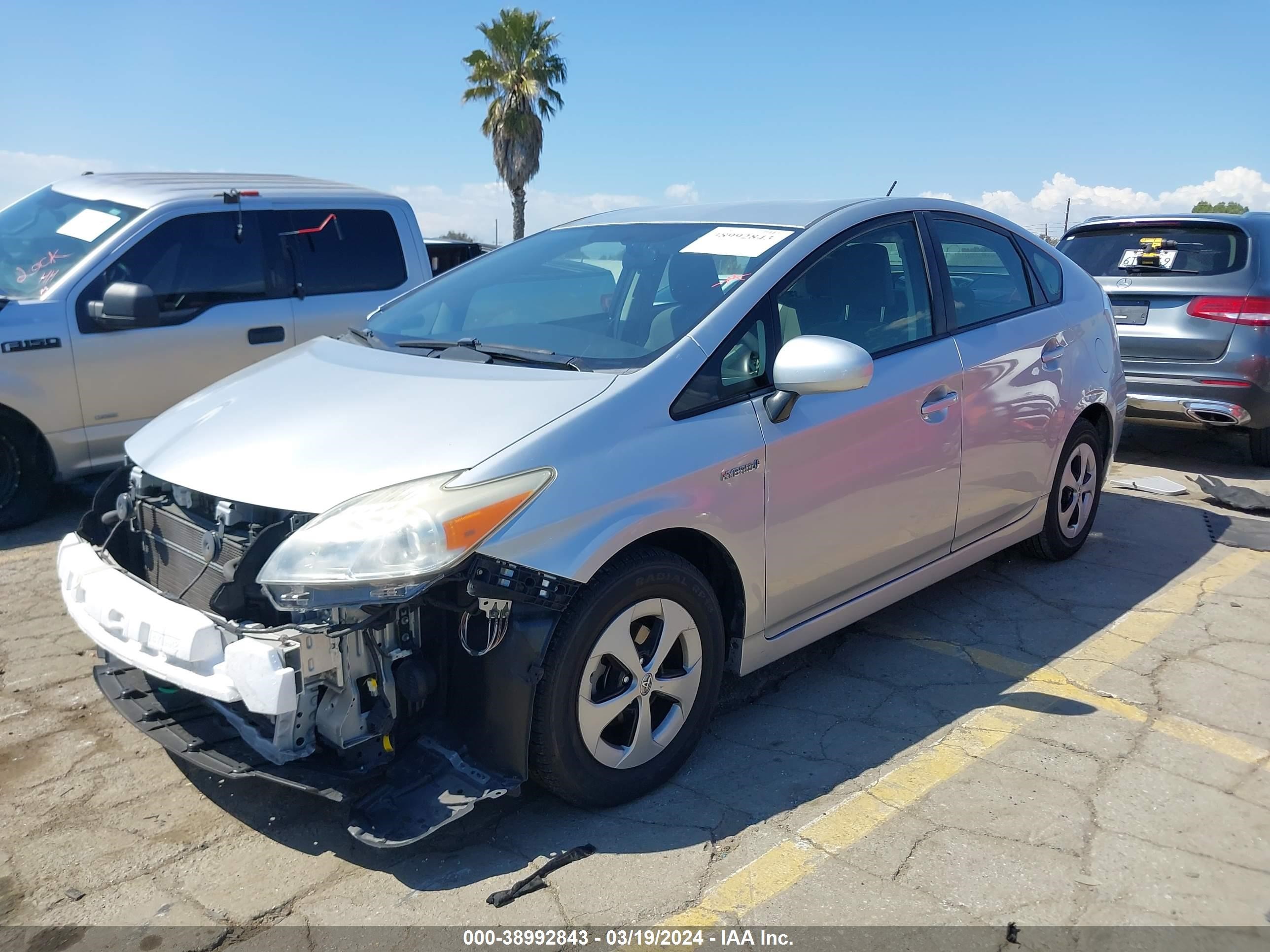 Photo 1 VIN: JTDKN3DU8C1483857 - TOYOTA PRIUS 