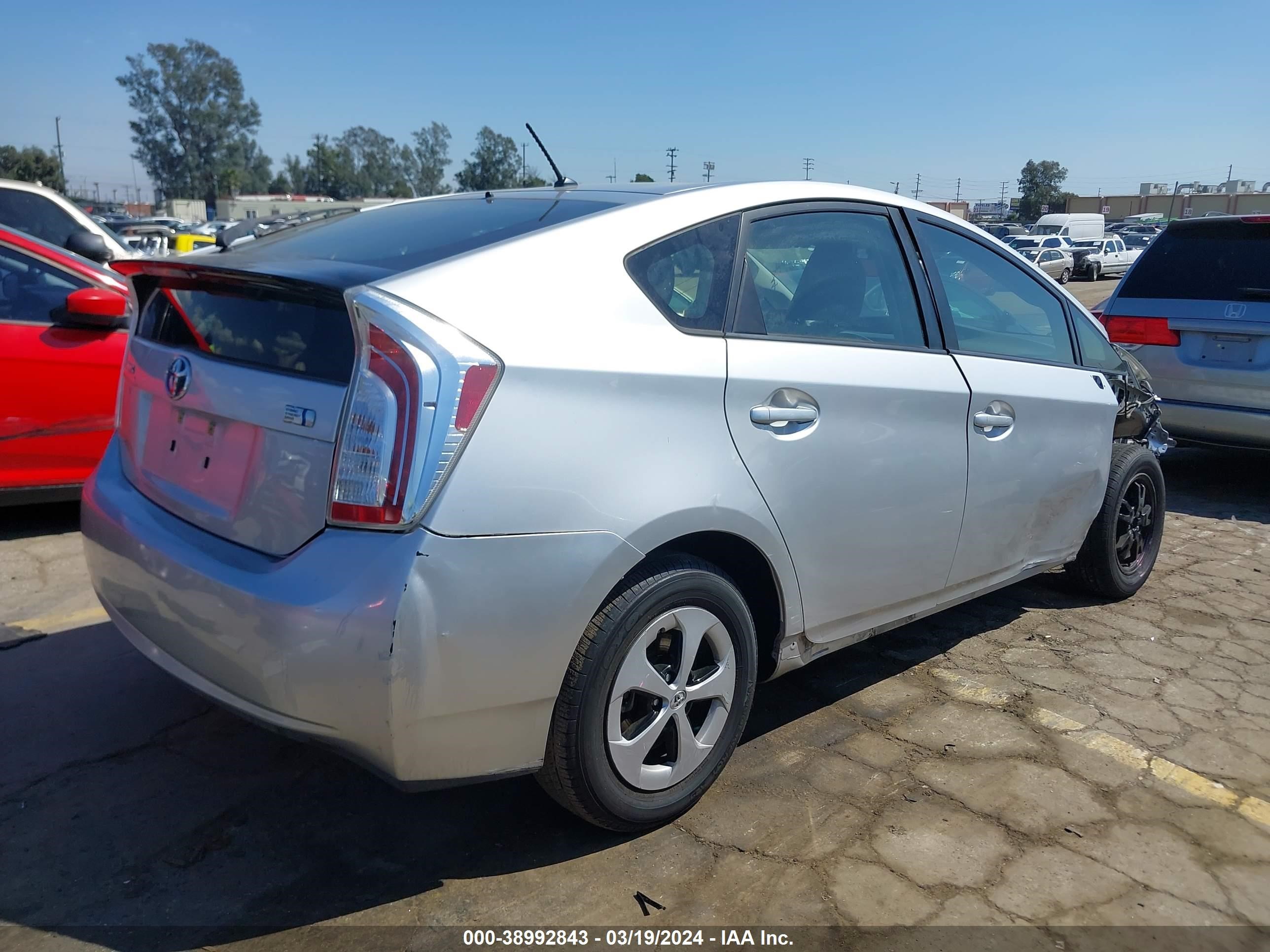 Photo 3 VIN: JTDKN3DU8C1483857 - TOYOTA PRIUS 