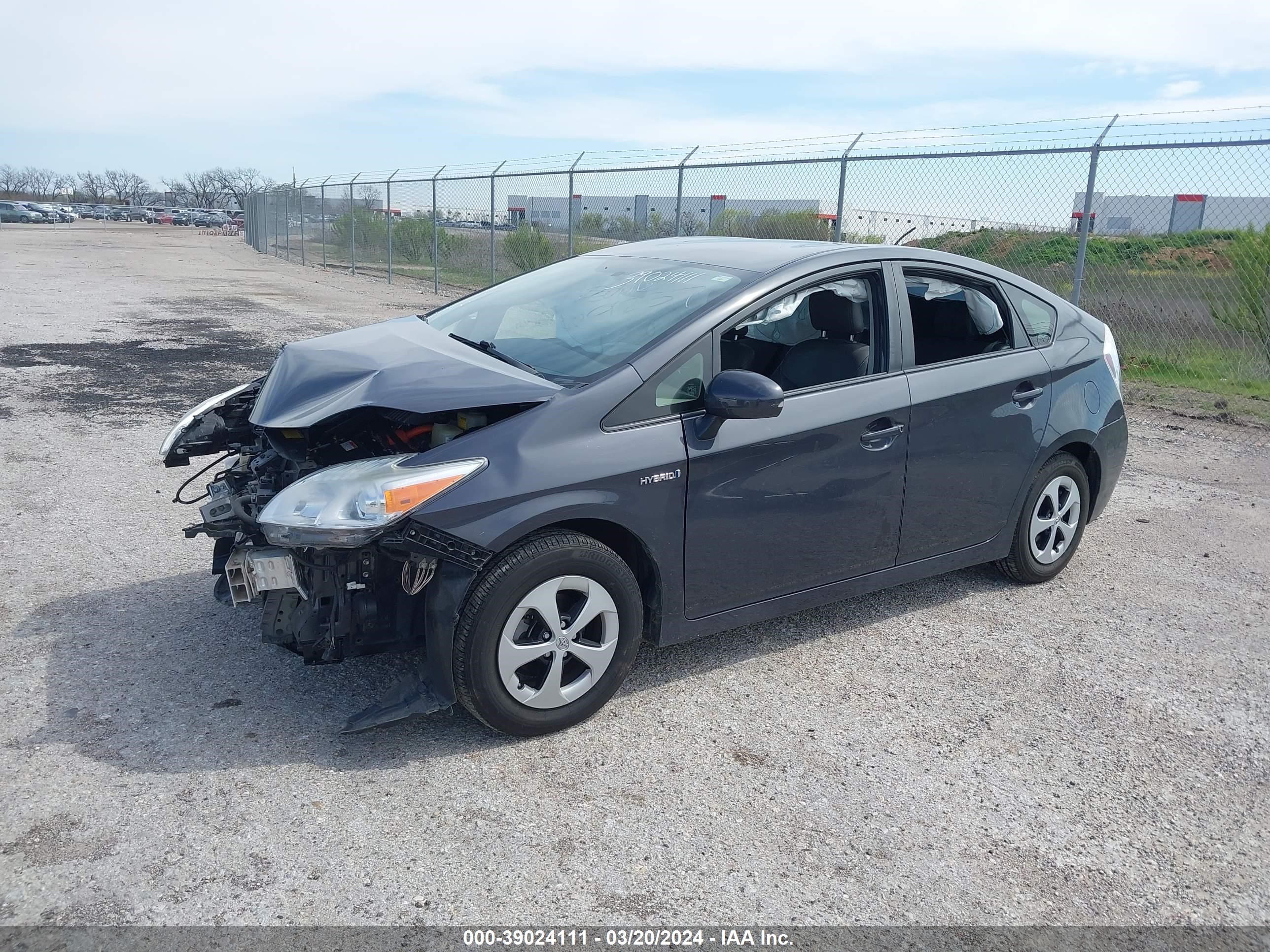 Photo 2 VIN: JTDKN3DU8D5601237 - TOYOTA PRIUS 