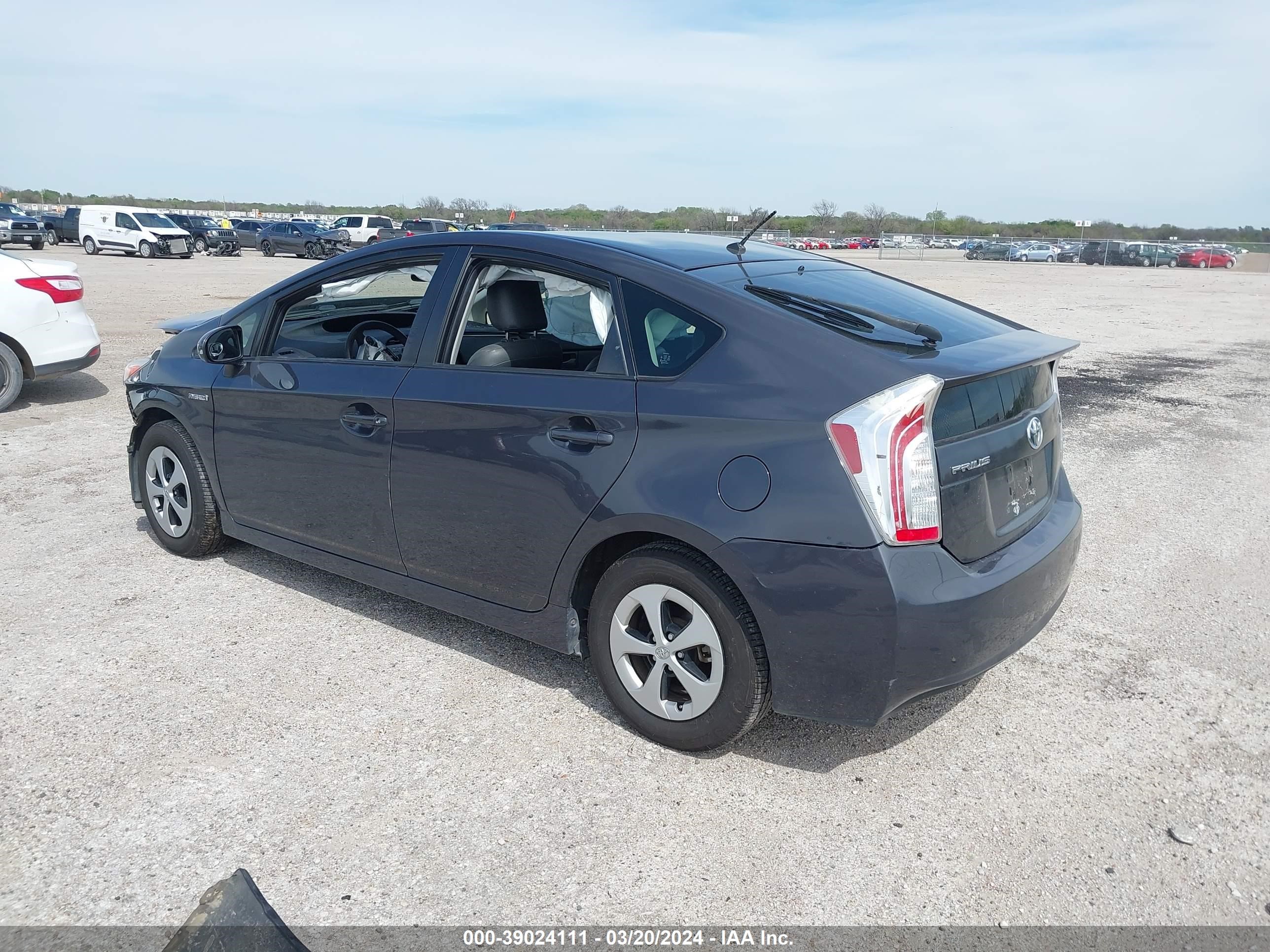 Photo 3 VIN: JTDKN3DU8D5601237 - TOYOTA PRIUS 