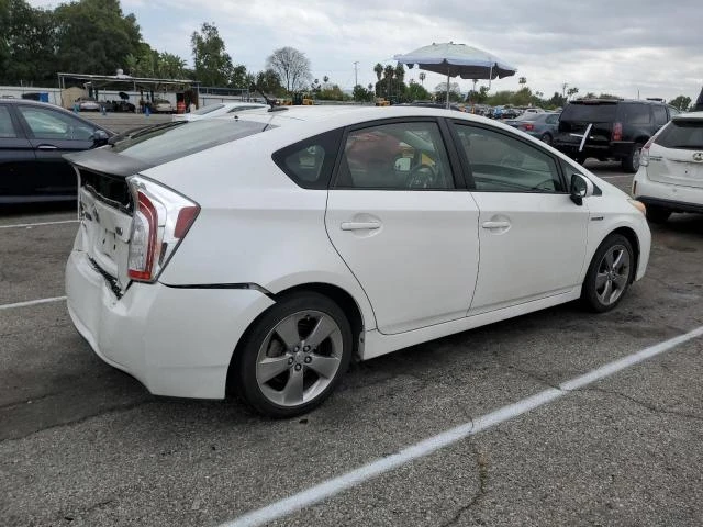 Photo 2 VIN: JTDKN3DU8D5611508 - TOYOTA PRIUS 