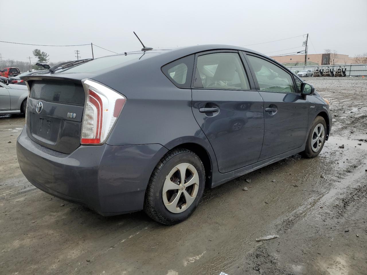 Photo 2 VIN: JTDKN3DU8D5641687 - TOYOTA PRIUS 