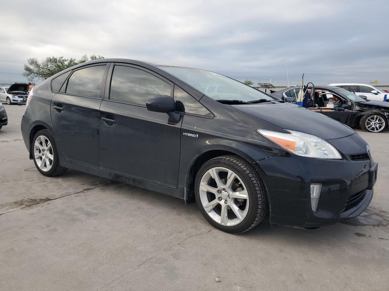 Photo 3 VIN: JTDKN3DU8D5693630 - TOYOTA PRIUS 