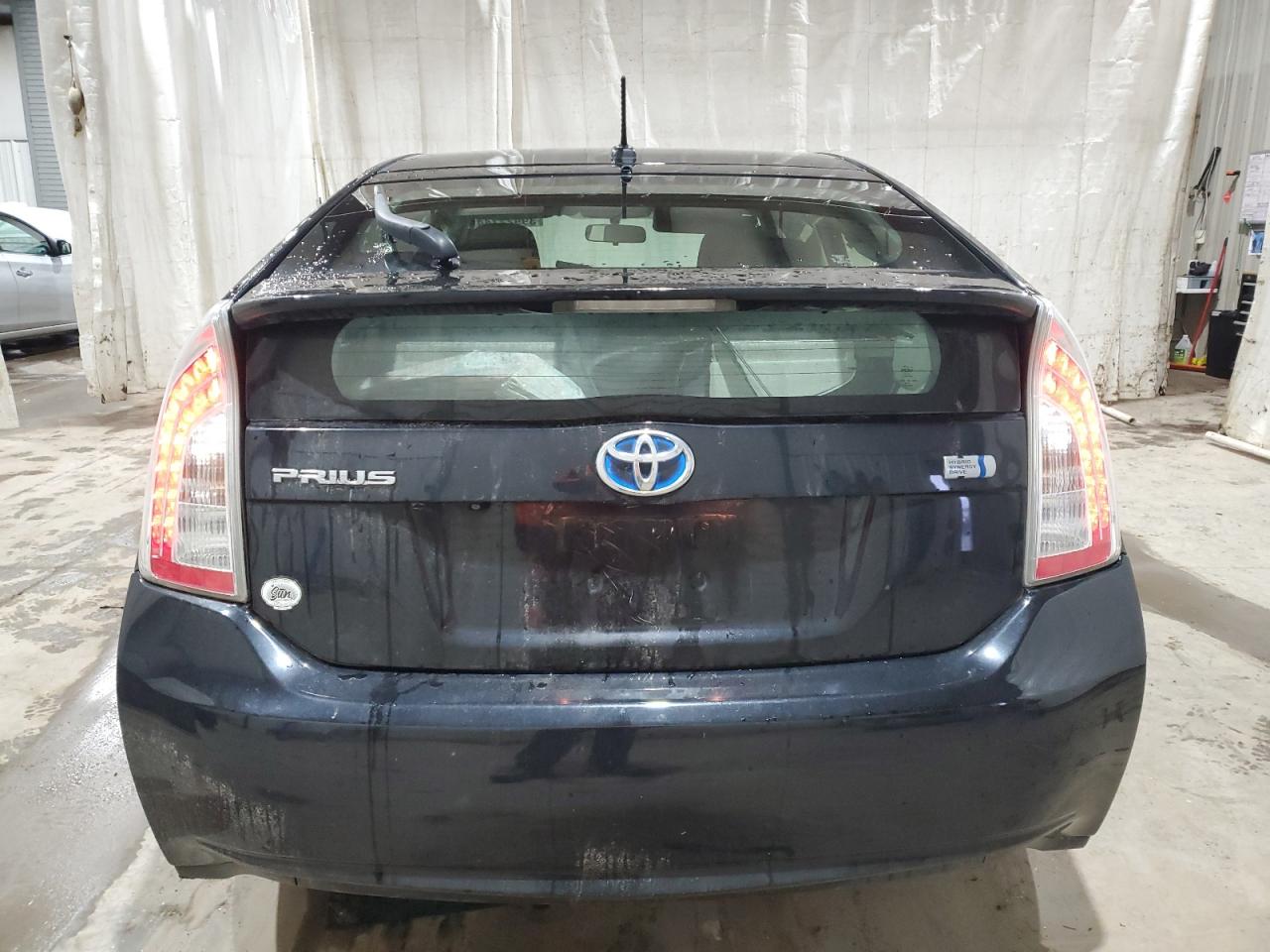 Photo 5 VIN: JTDKN3DU8E1823236 - TOYOTA PRIUS 