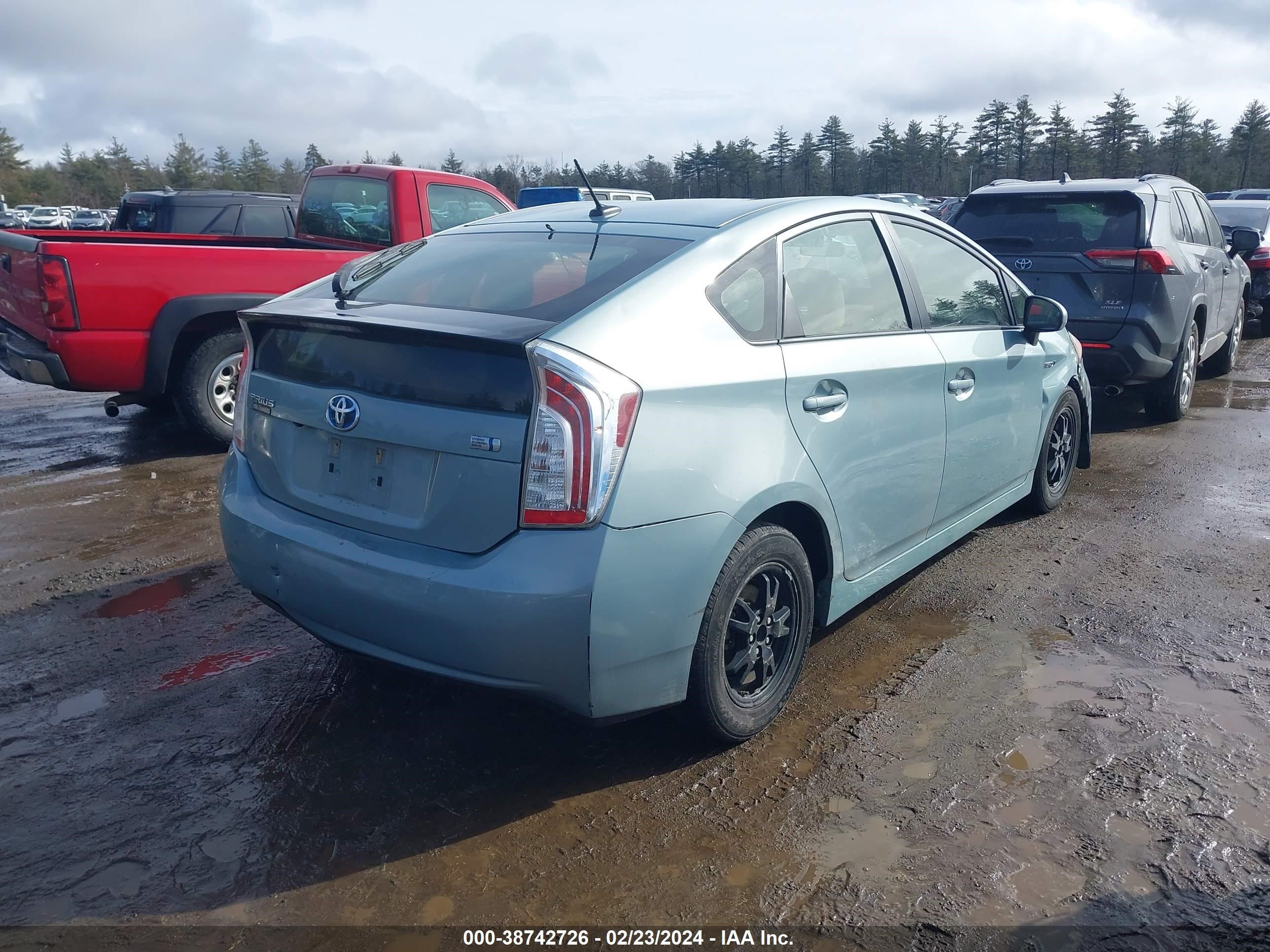 Photo 3 VIN: JTDKN3DU8E1853062 - TOYOTA PRIUS 