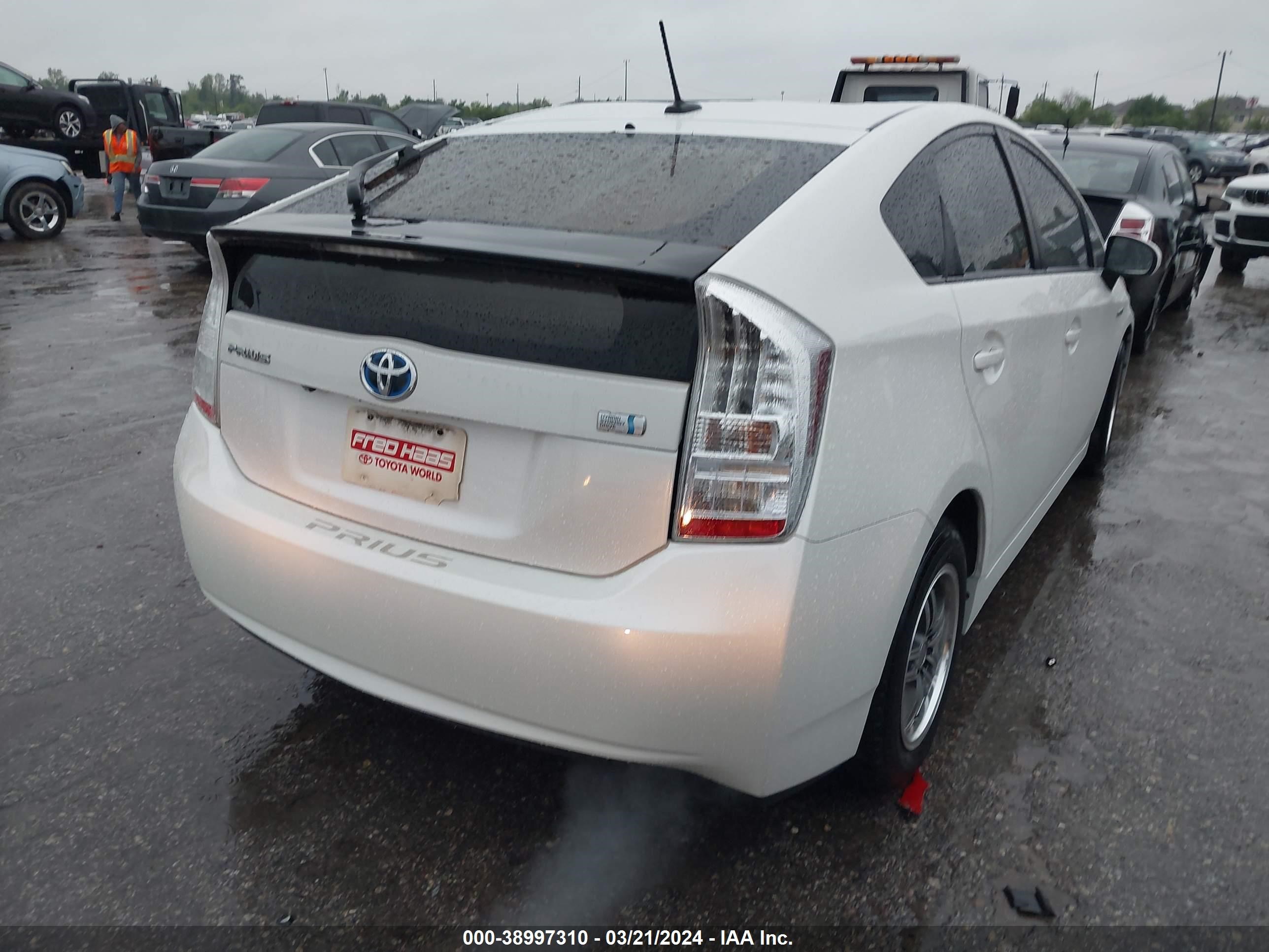 Photo 3 VIN: JTDKN3DU9A0139408 - TOYOTA PRIUS 