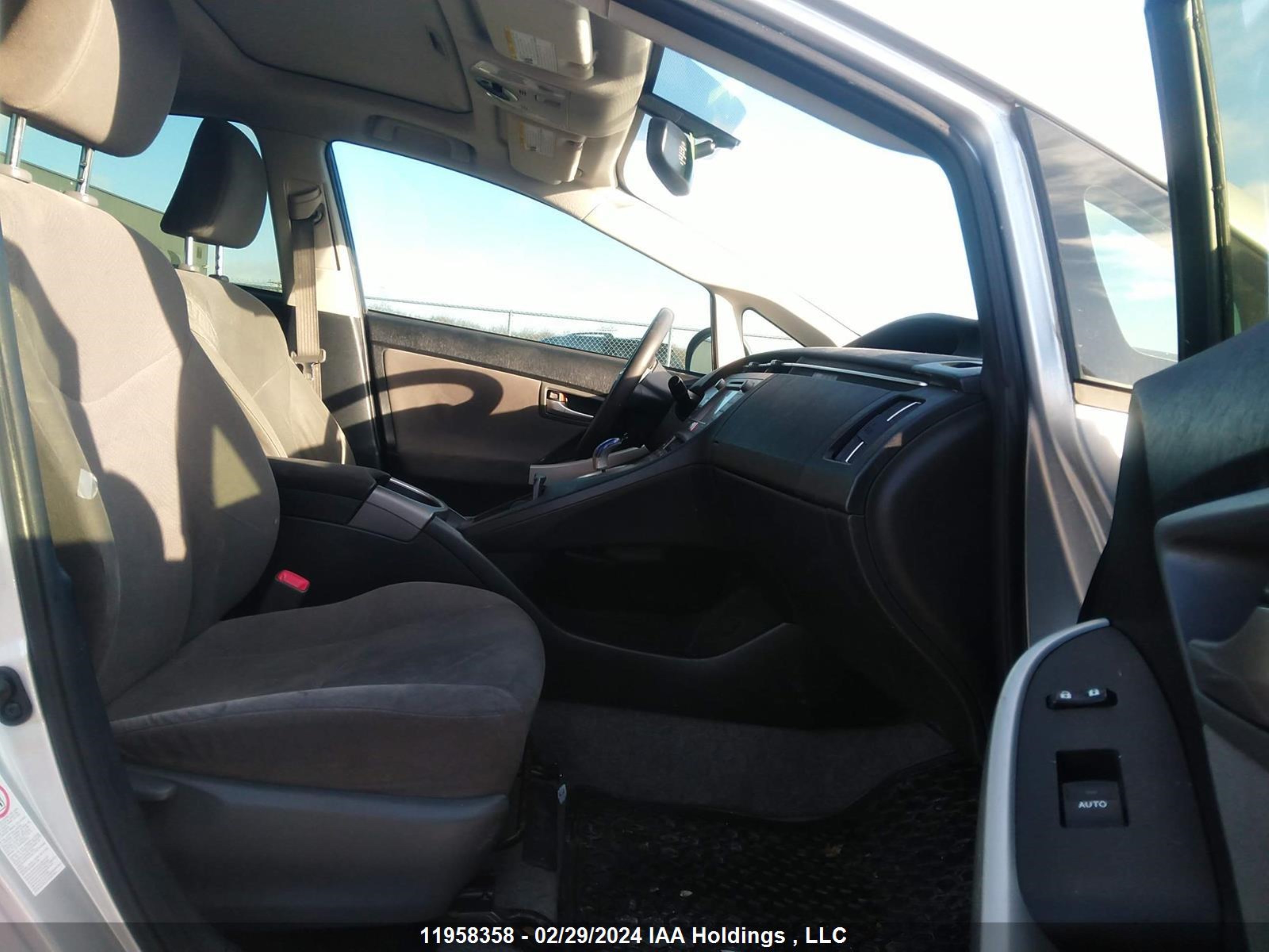 Photo 4 VIN: JTDKN3DU9C1530765 - TOYOTA PRIUS 