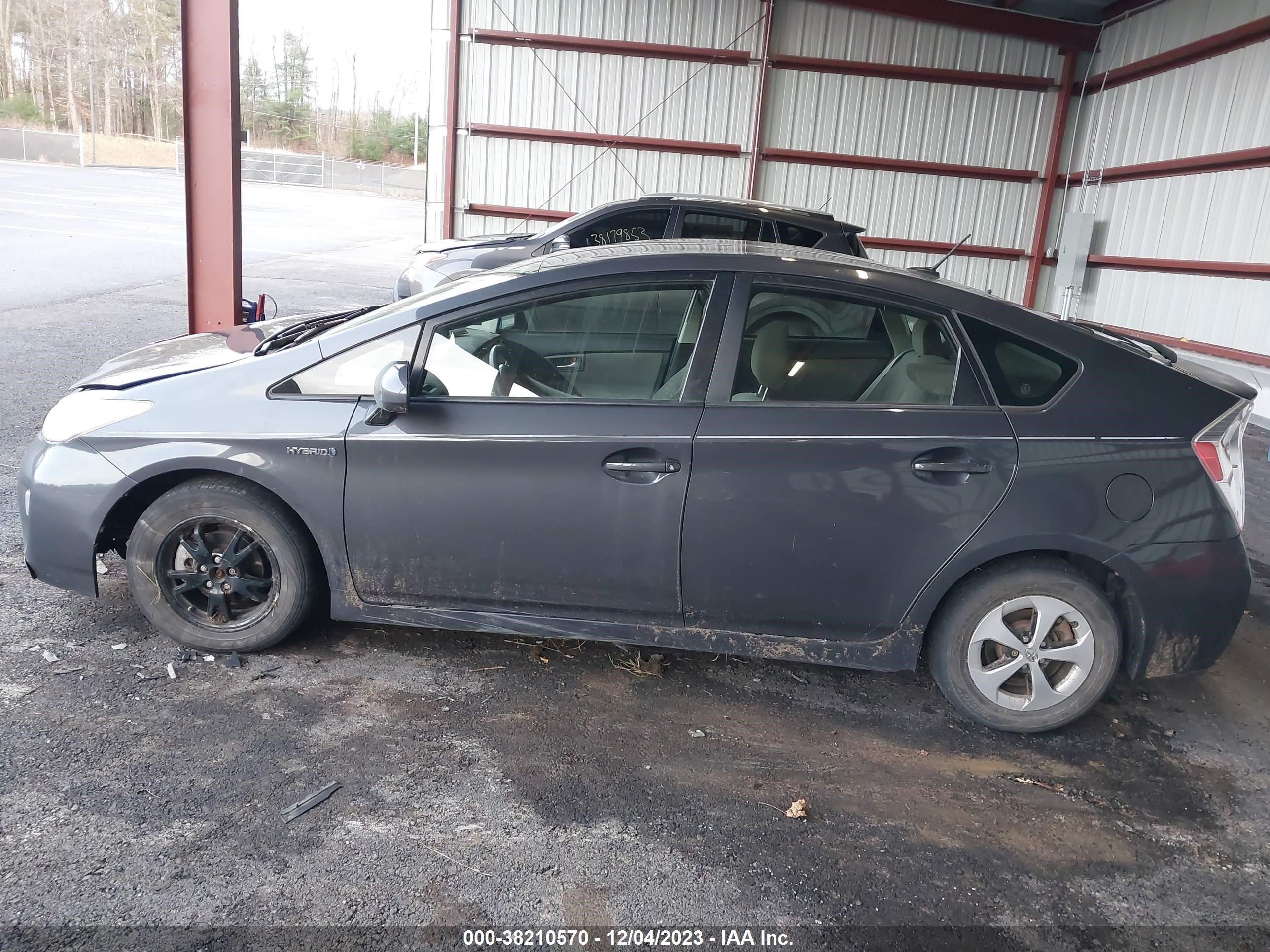 Photo 13 VIN: JTDKN3DU9D1679632 - TOYOTA PRIUS 