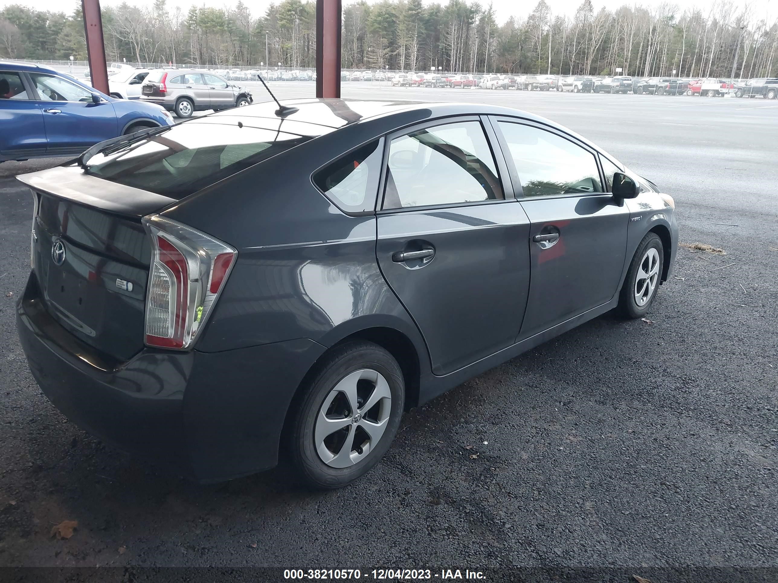 Photo 3 VIN: JTDKN3DU9D1679632 - TOYOTA PRIUS 