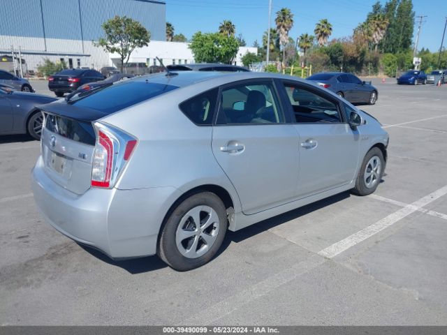 Photo 3 VIN: JTDKN3DU9D5553716 - TOYOTA PRIUS 