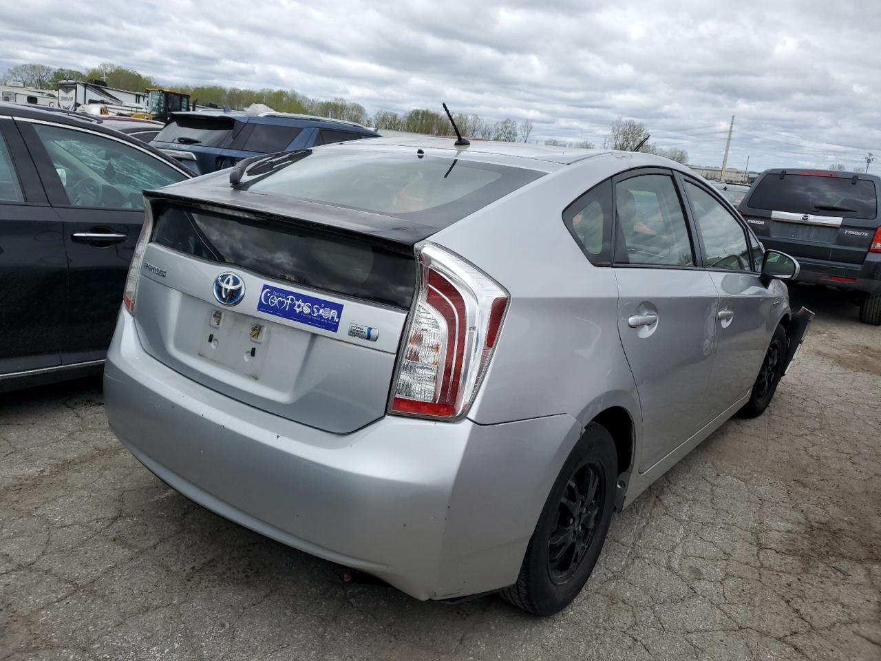 Photo 2 VIN: JTDKN3DU9D5605412 - TOYOTA PRIUS 