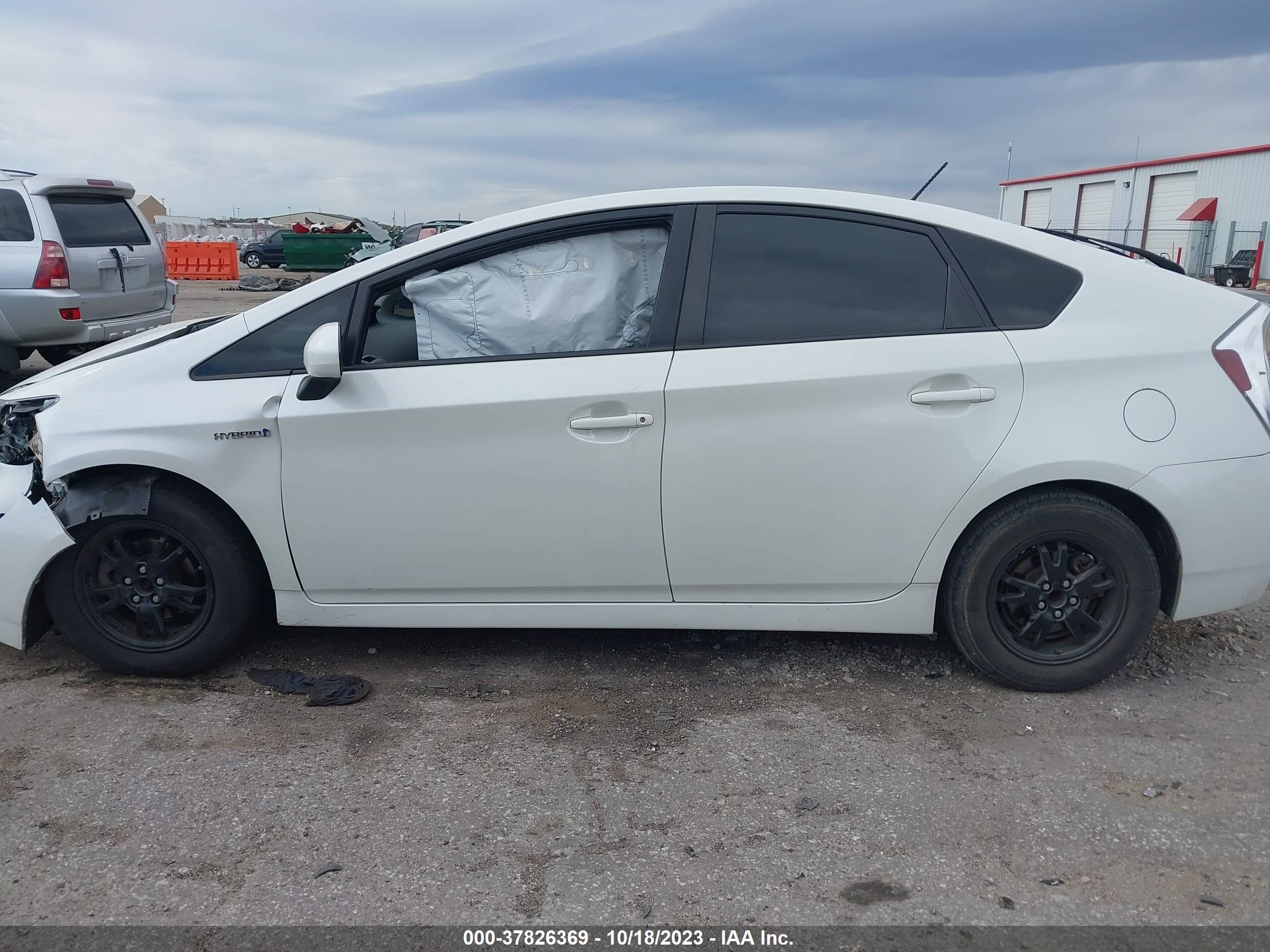 Photo 13 VIN: JTDKN3DU9F0435407 - TOYOTA PRIUS 