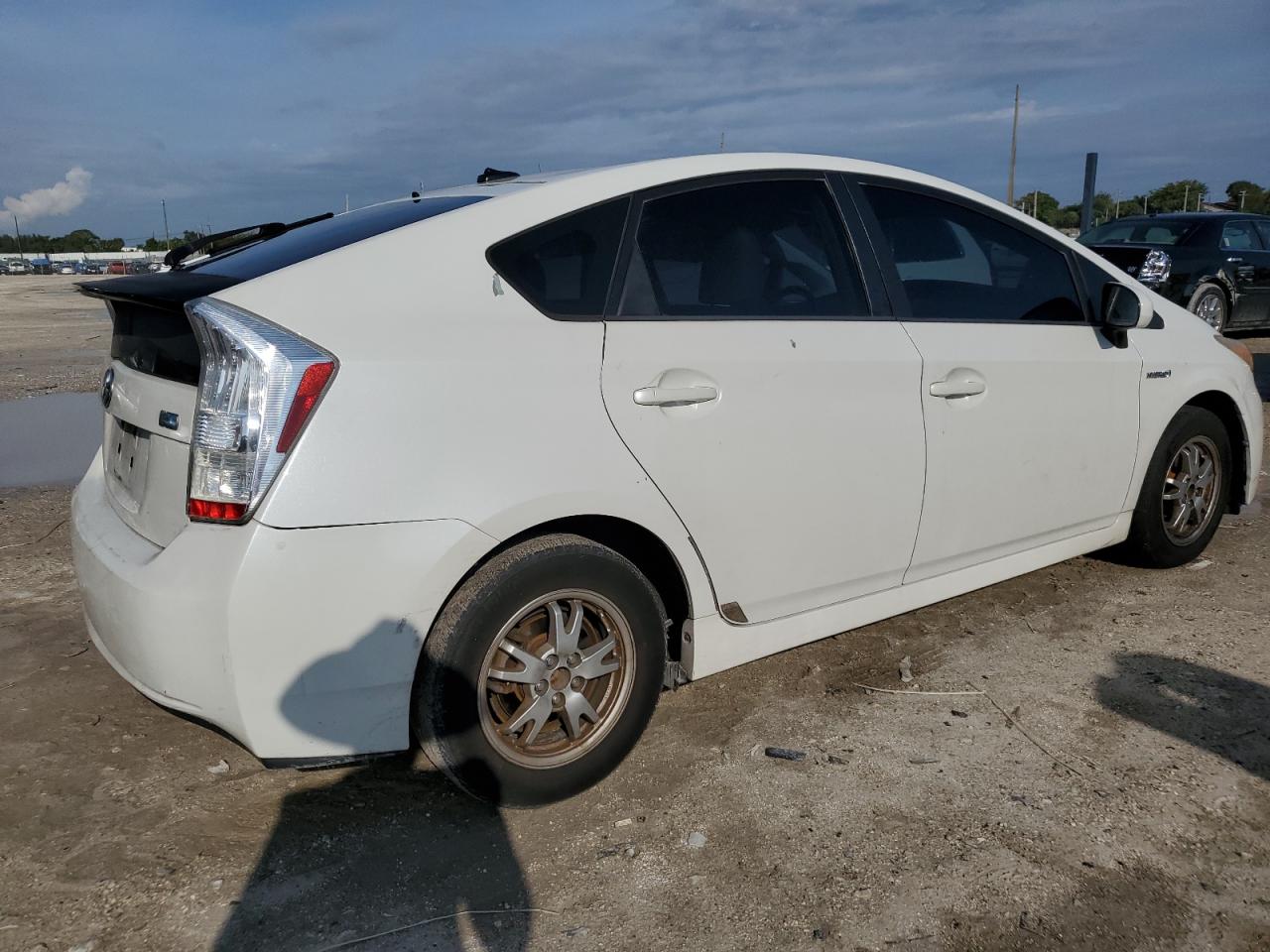 Photo 2 VIN: JTDKN3DUXA0184793 - TOYOTA PRIUS 