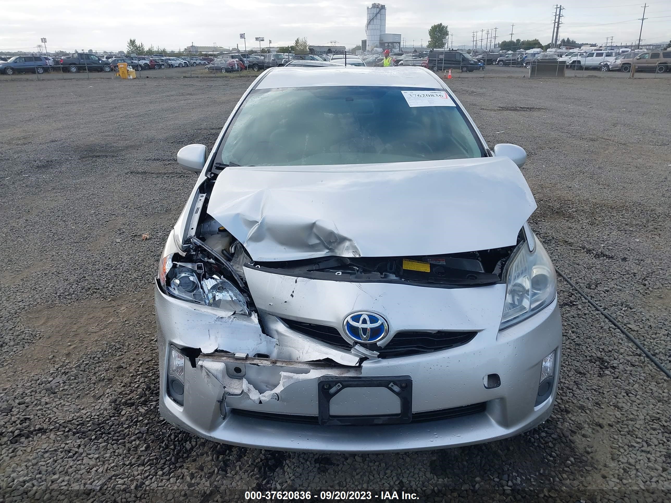 Photo 12 VIN: JTDKN3DUXA5204740 - TOYOTA PRIUS 