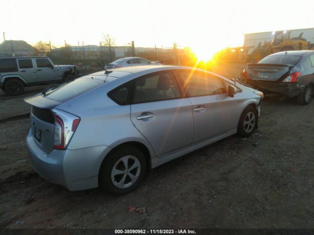 Photo 3 VIN: JTDKN3DUXC1556307 - TOYOTA PRIUS 