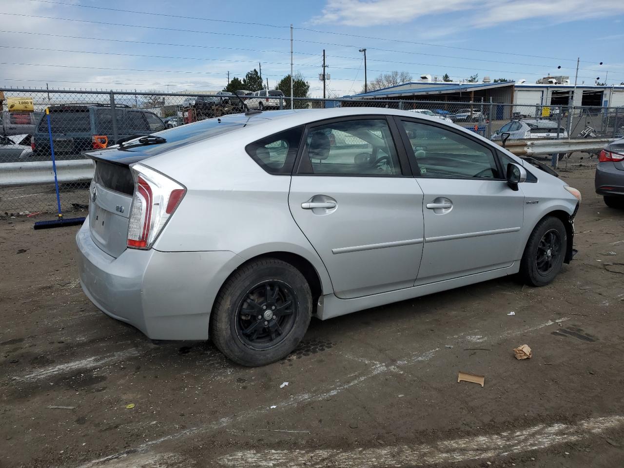 Photo 2 VIN: JTDKN3DUXC5379914 - TOYOTA PRIUS 