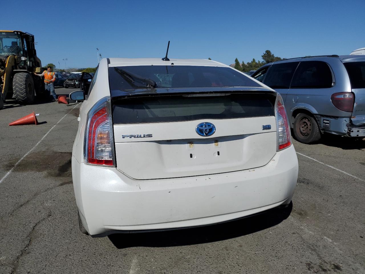 Photo 5 VIN: JTDKN3DUXC5387558 - TOYOTA PRIUS 