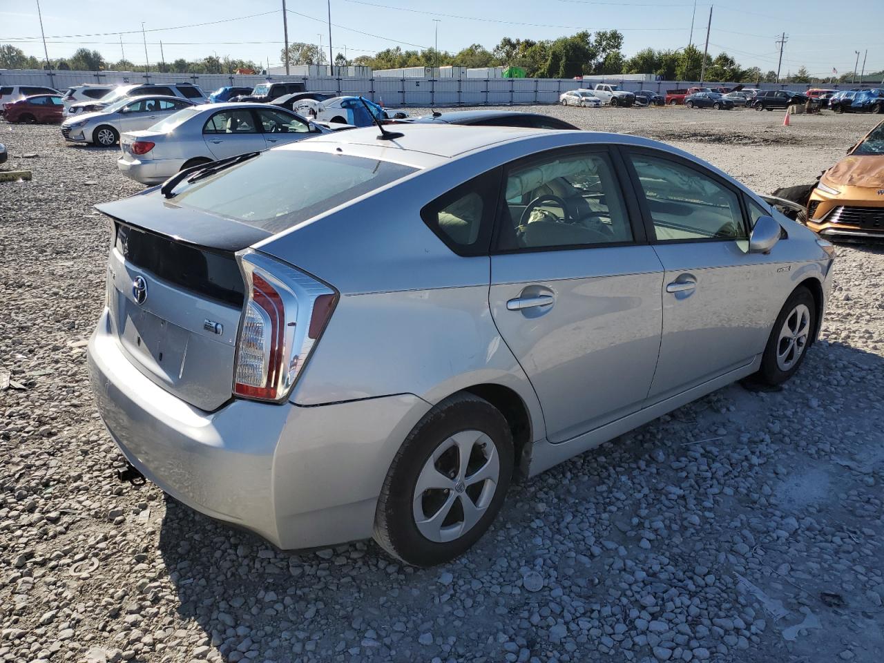 Photo 2 VIN: JTDKN3DUXF0420821 - TOYOTA PRIUS 