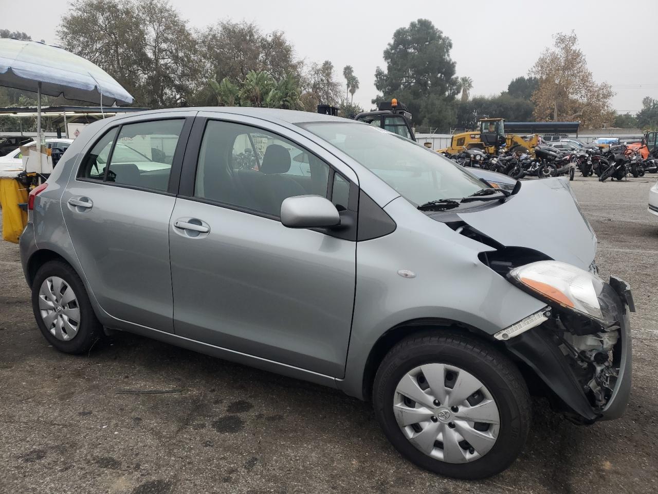 Photo 3 VIN: JTDKT4K35B5333475 - TOYOTA YARIS 